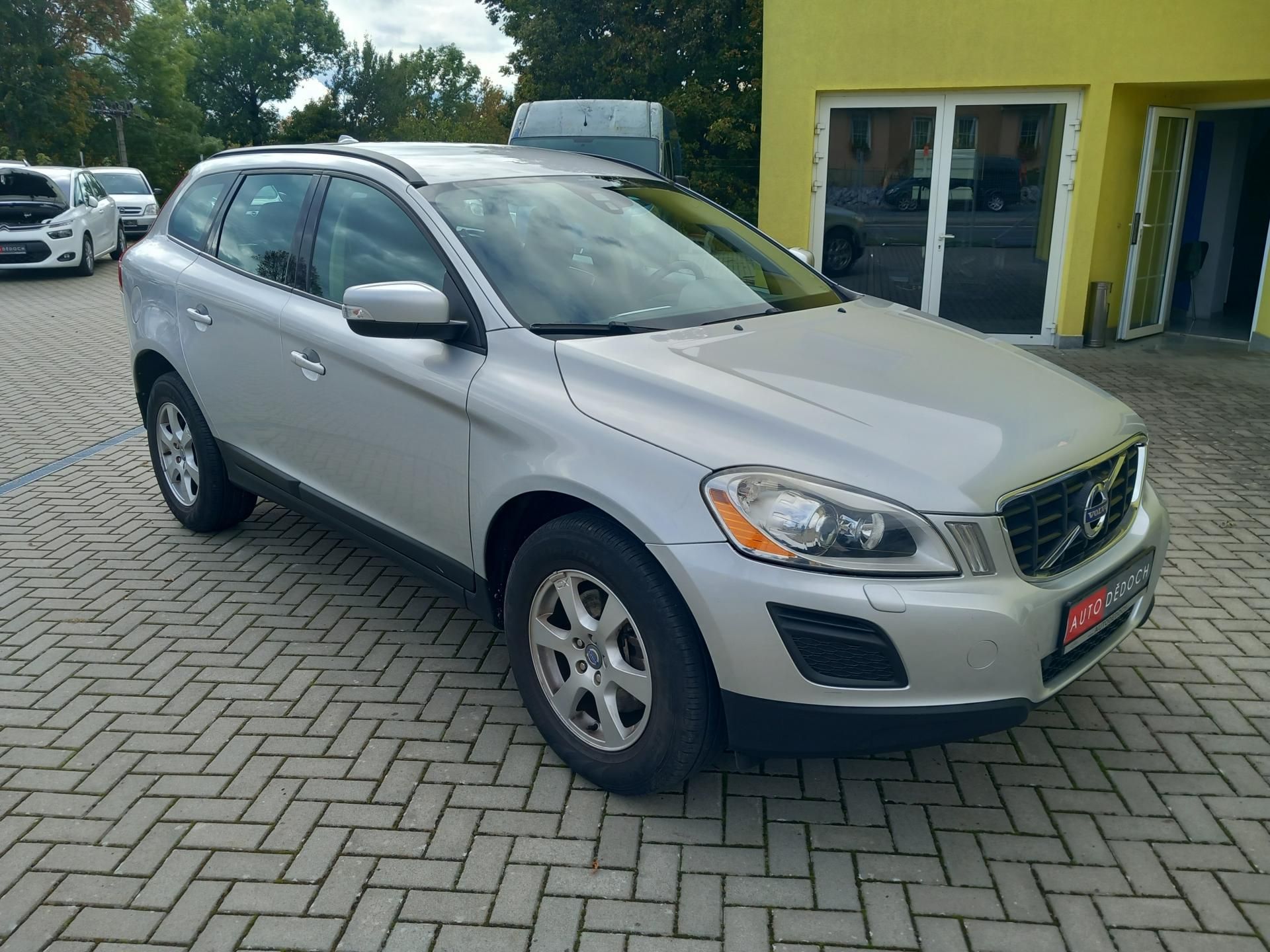 Volvo XC60, 2,4D5 158kw 4x4 PO ROZVODECH