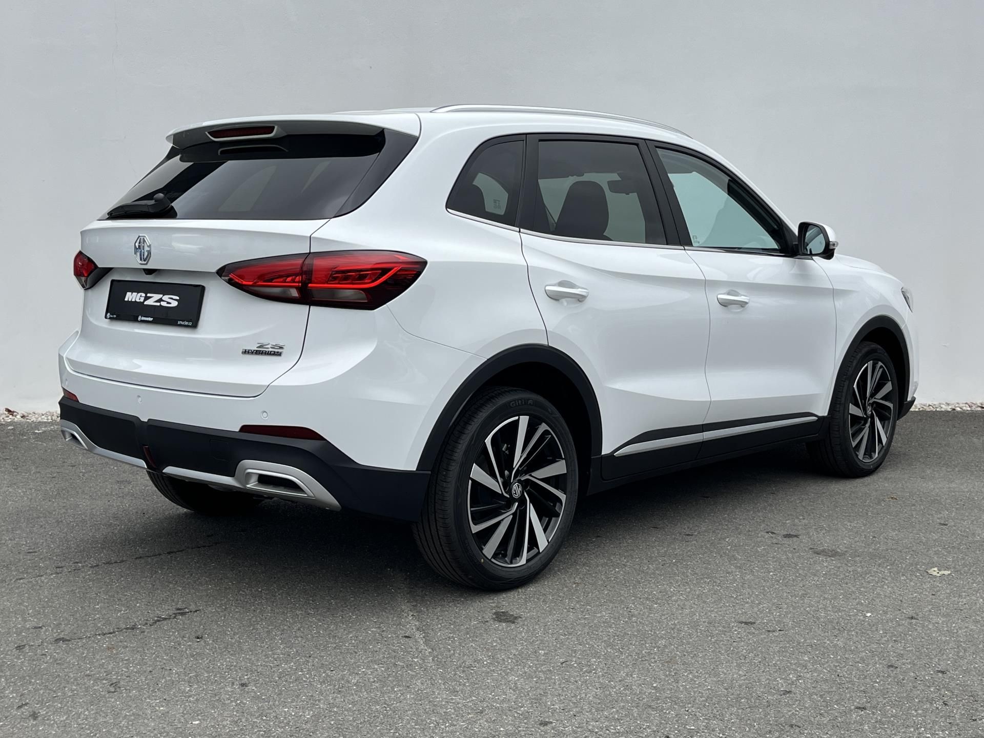 MG ZS, 1.5 Hybrid / 145 kW EXCLUSIVE - fotka 4