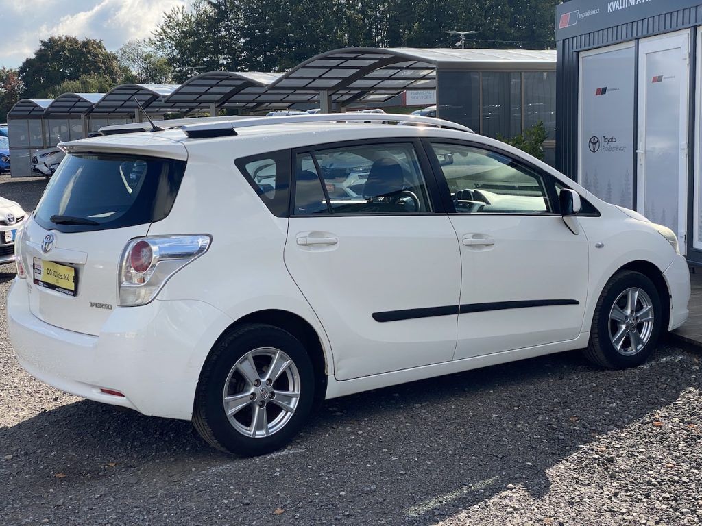 Toyota Verso, 2.0D-4D, ČR-2m, Tempomat - fotka 6
