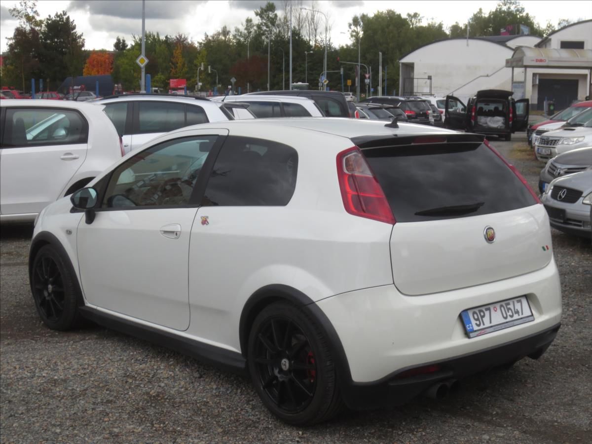 Fiat Grande Punto, 1,4   T 139kW Abarth orig. - fotka 5