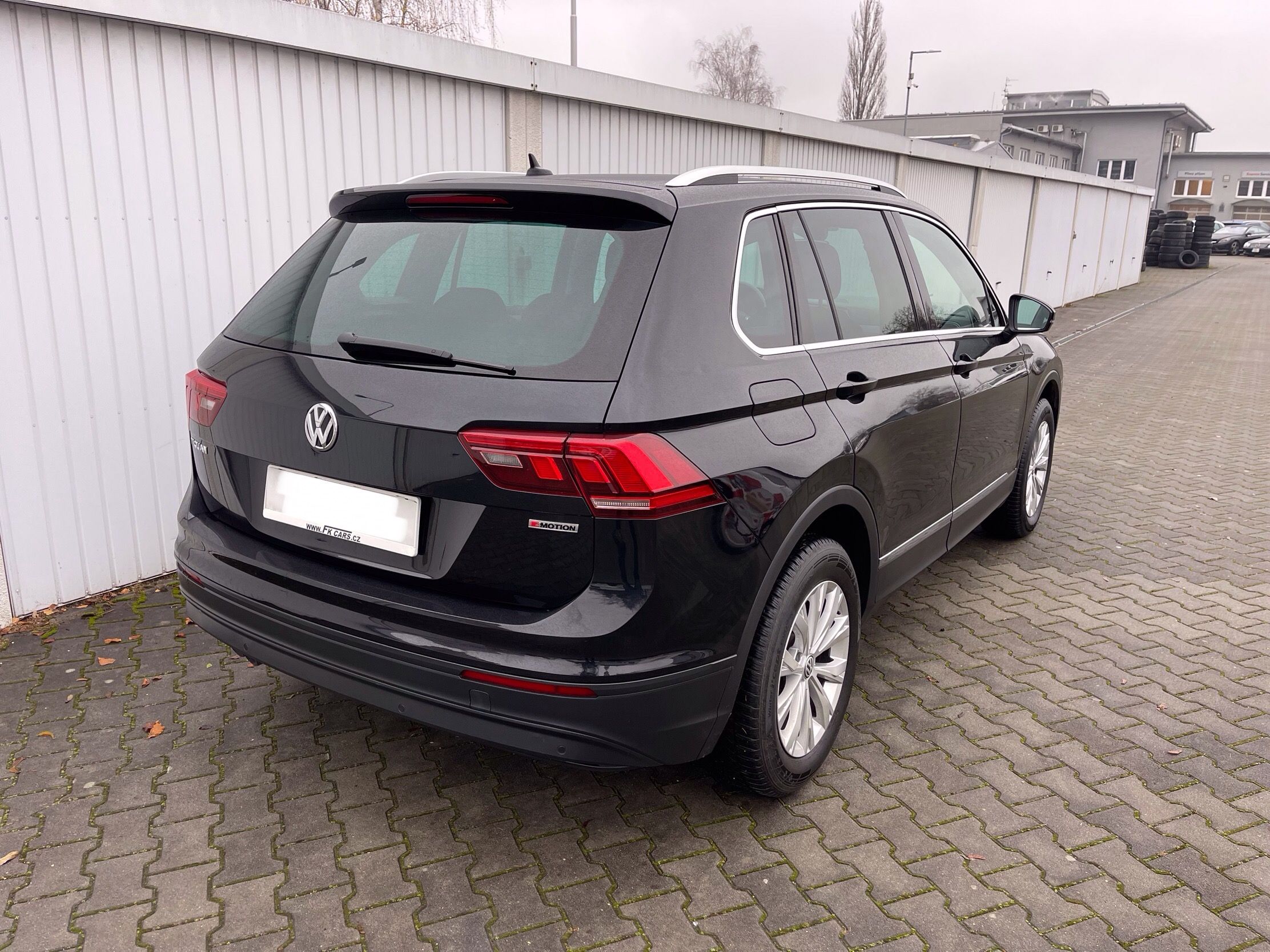 Volkswagen Tiguan, 2,0 TDI DSG 4x4 Top stav - fotka 6