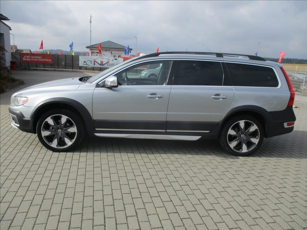 Volvo XC70, 2,4 D5 AWD MANUAL CROSSCOUNTRY - fotka 2