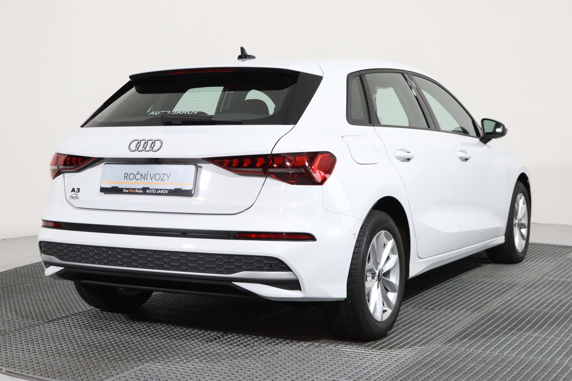 Audi A3, Sportback 35 TFSI Stronic - fotka 2