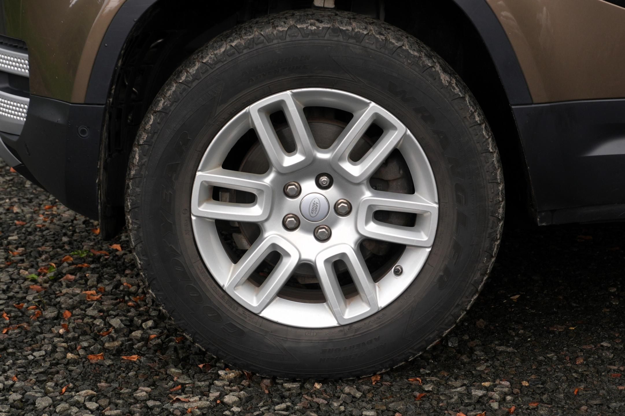 Land Rover Defender, 2.0D 110 AWD, ČR, Tažné, 360° - fotka 3