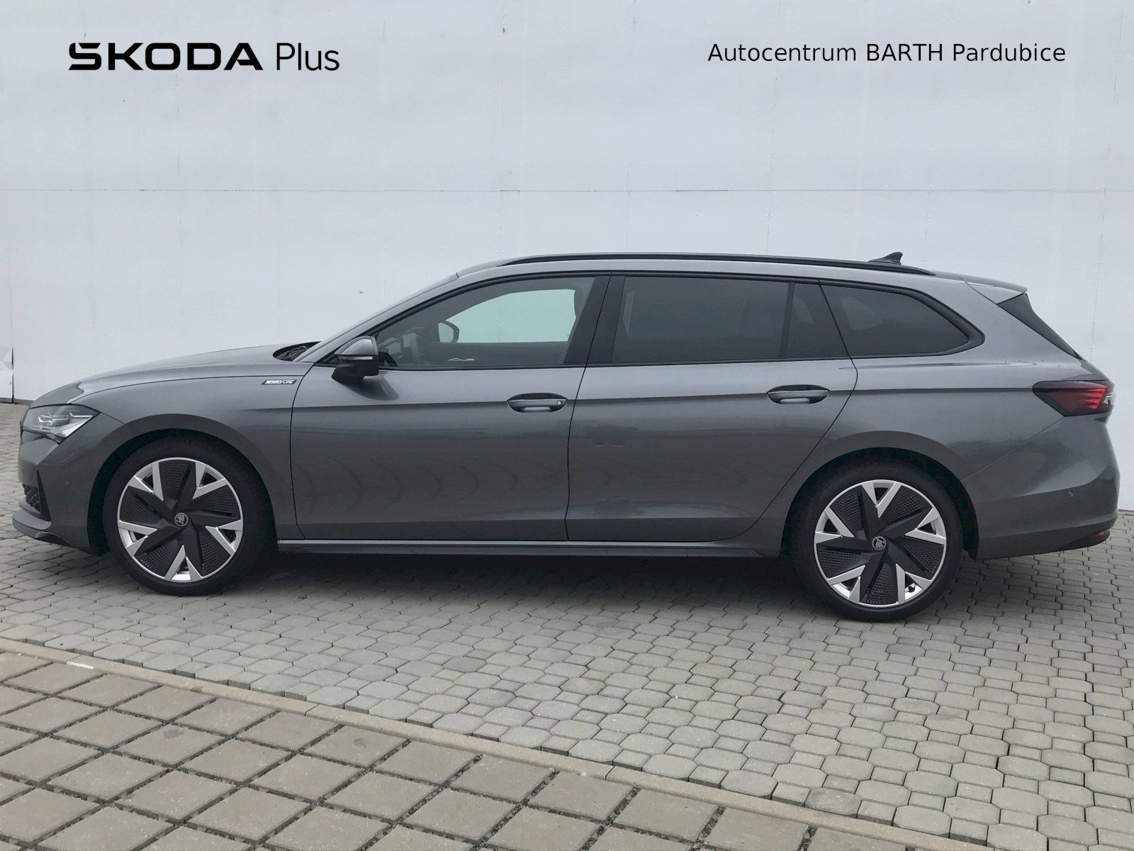 Škoda Superb, Sportline 2,0TDI 110 kW 7 DSG - fotka 3