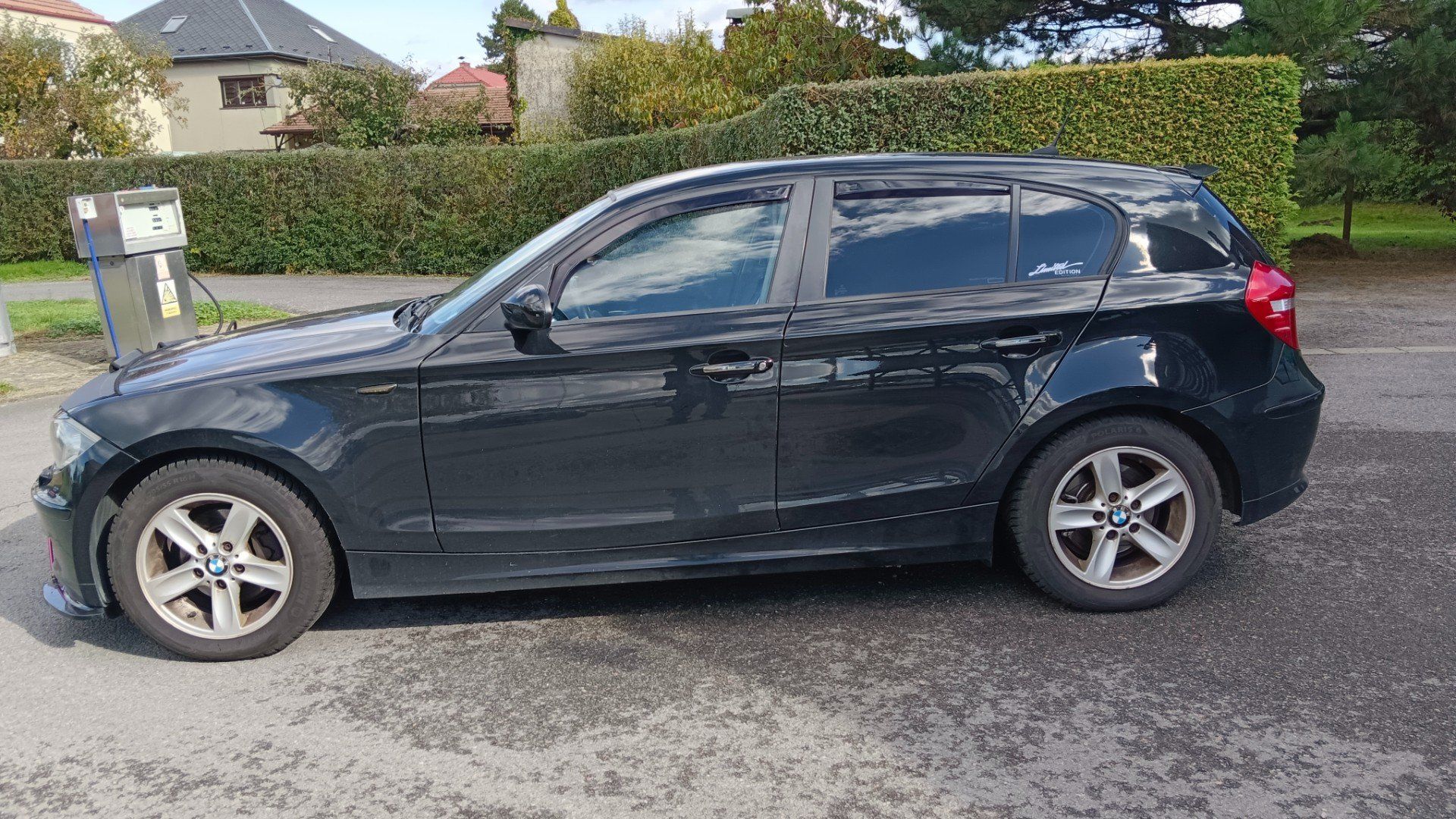 BMW Řada 1, 2.0I - fotka 2