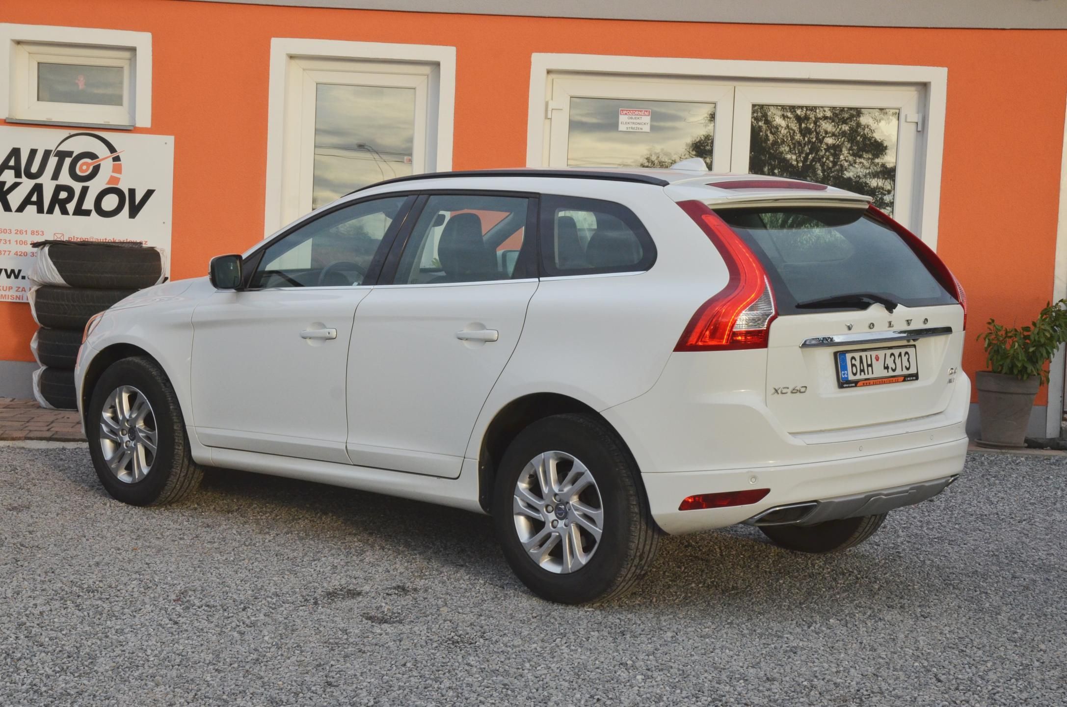 Volvo XC60, 2.4 D4 140kW AWD / ČR / TAŽNÉ - fotka 4