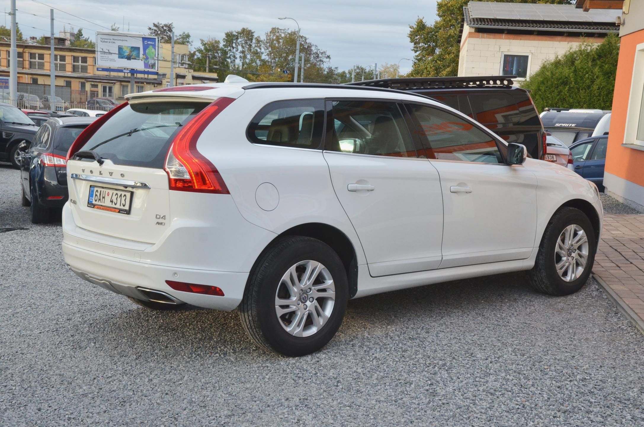 Volvo XC60, 2.4 D4 140kW AWD / ČR / TAŽNÉ - fotka 6