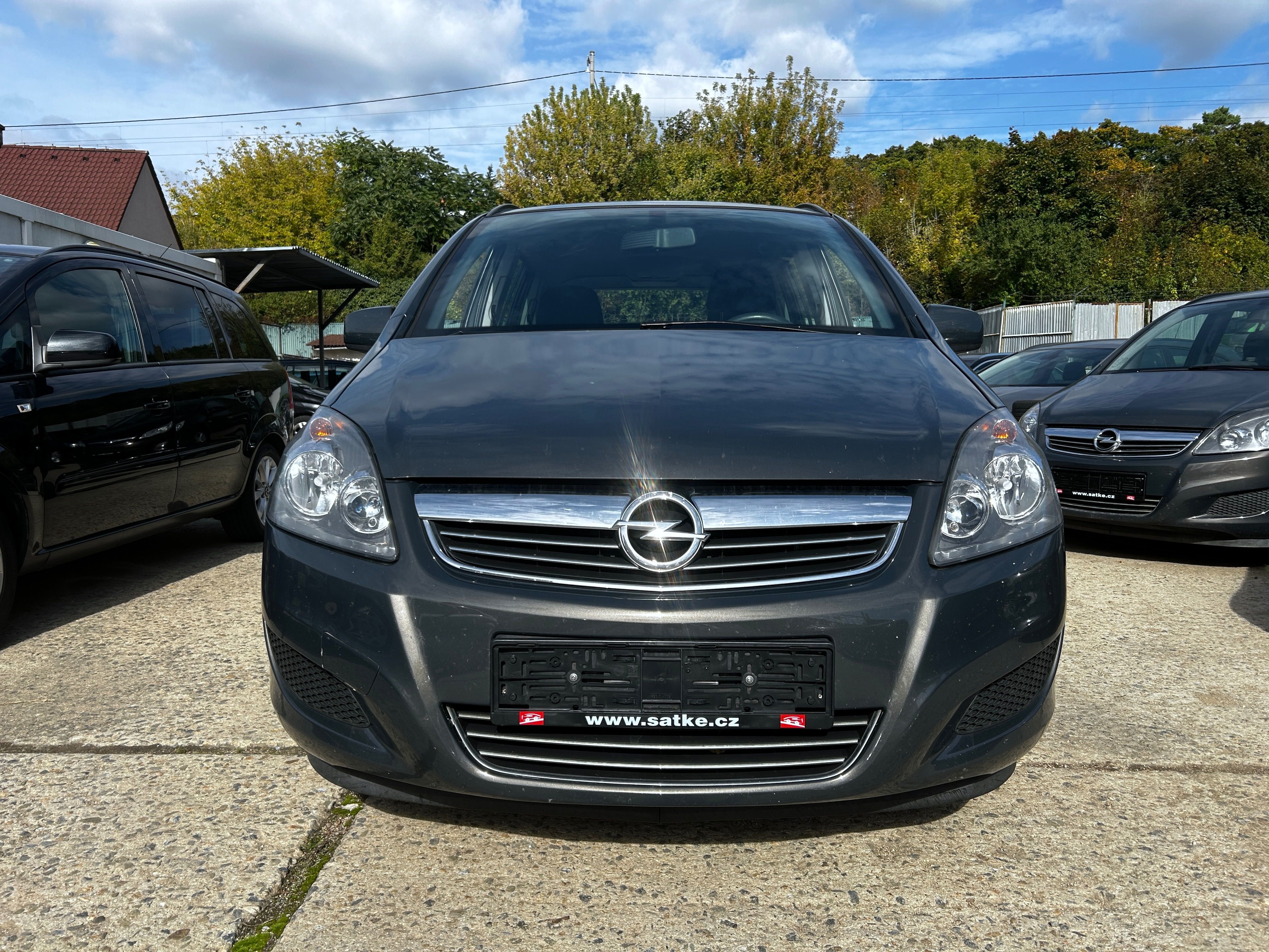 Opel Zafira, B 1,8 103 kW, 7 míst - fotka 2