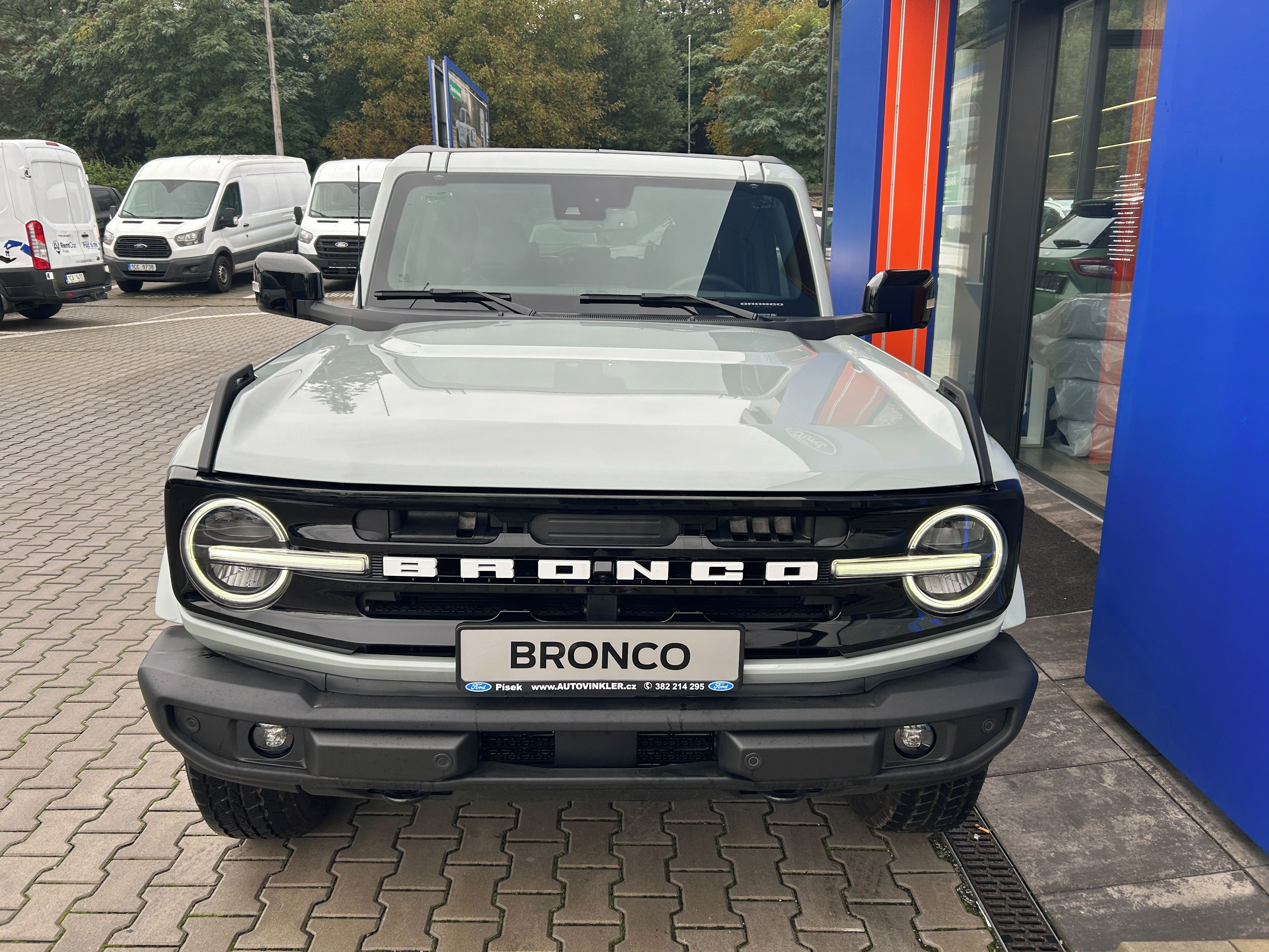 Ford Bronco, 2.7 EcoBoost 246kW OUTER BANKS - fotka 2