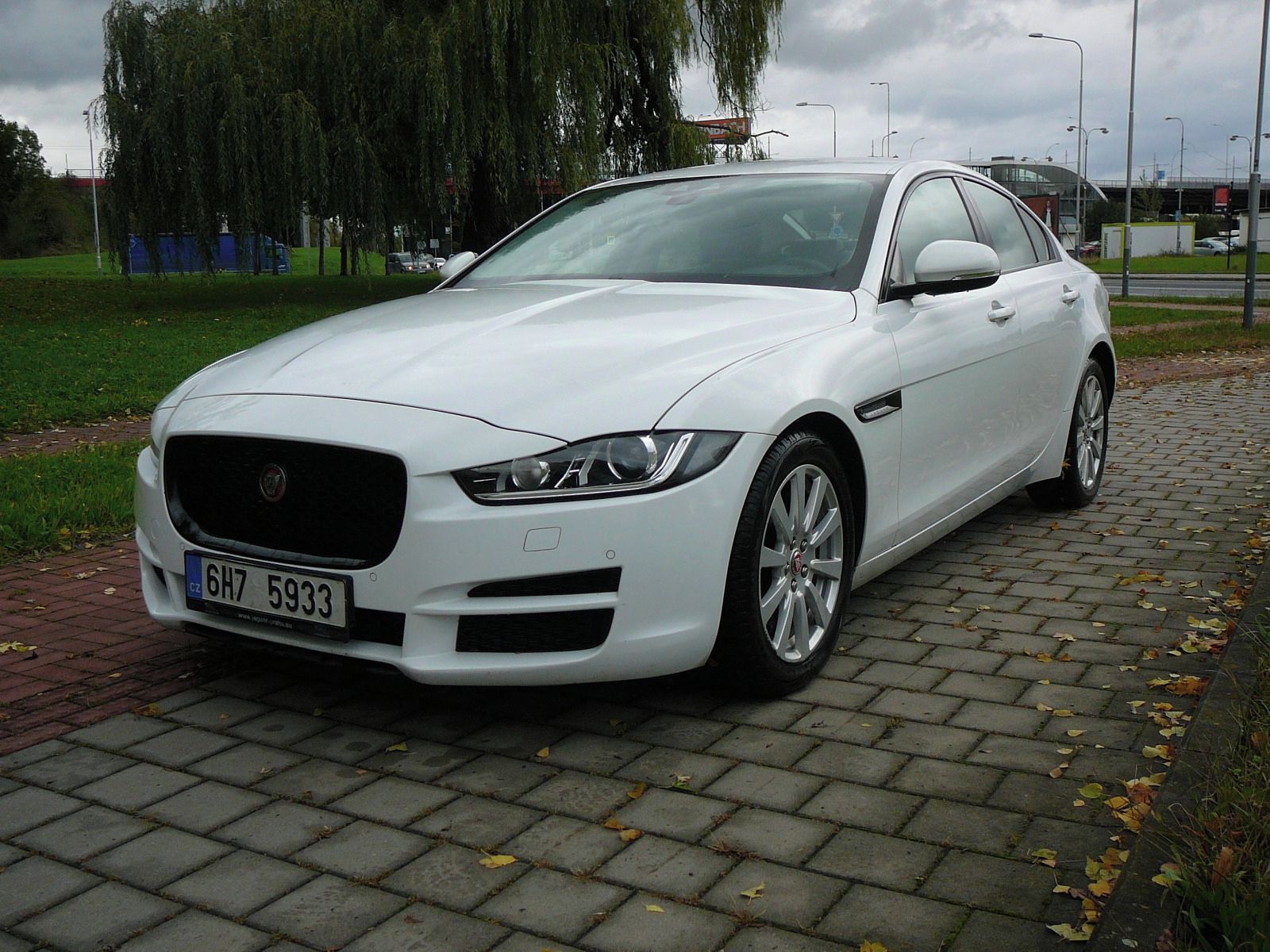 Jaguar XE, 2.0D 132kW ČR 93000!!!