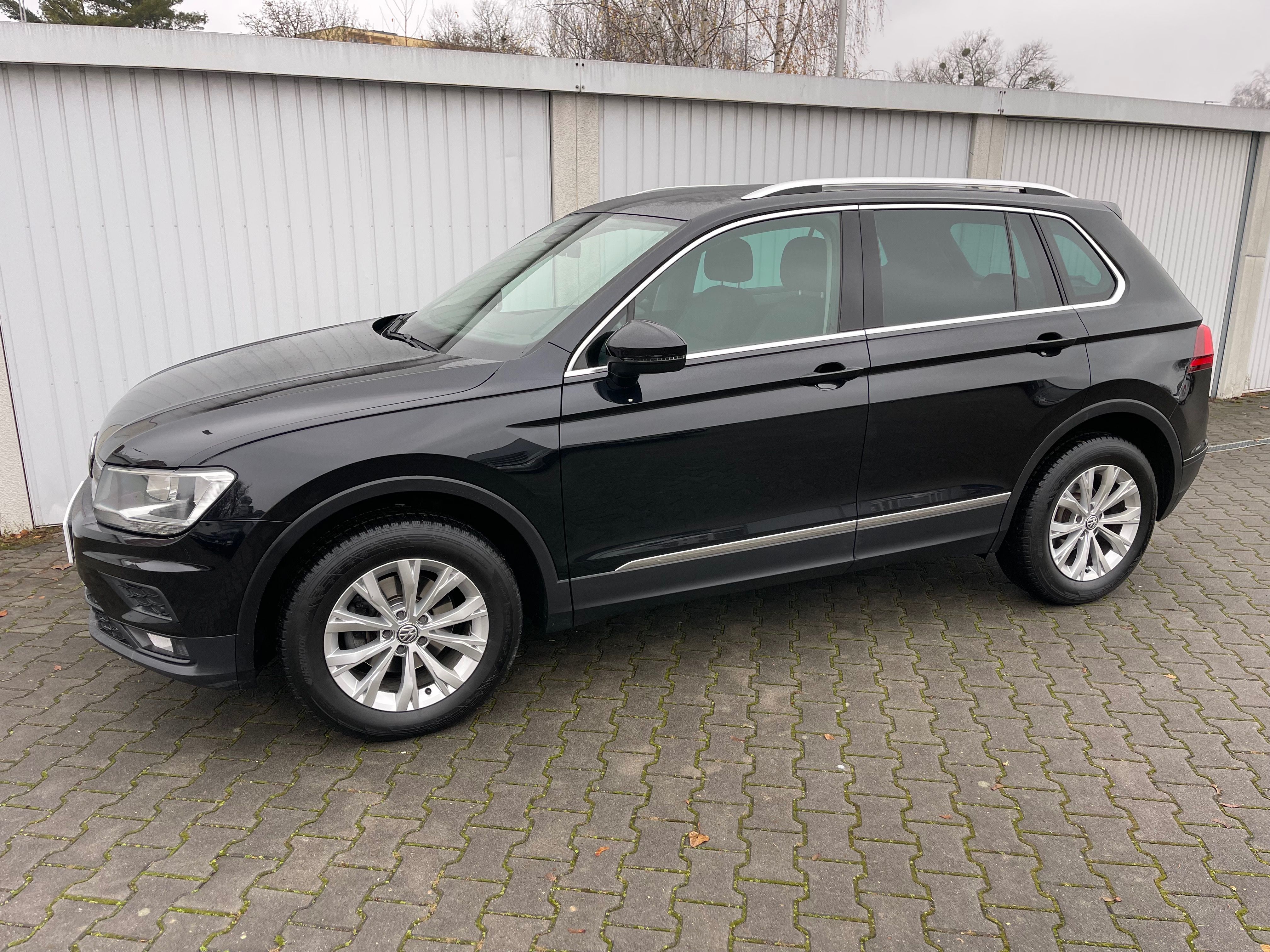 Volkswagen Tiguan, 2,0 TDI DSG 4x4 Top stav - fotka 3