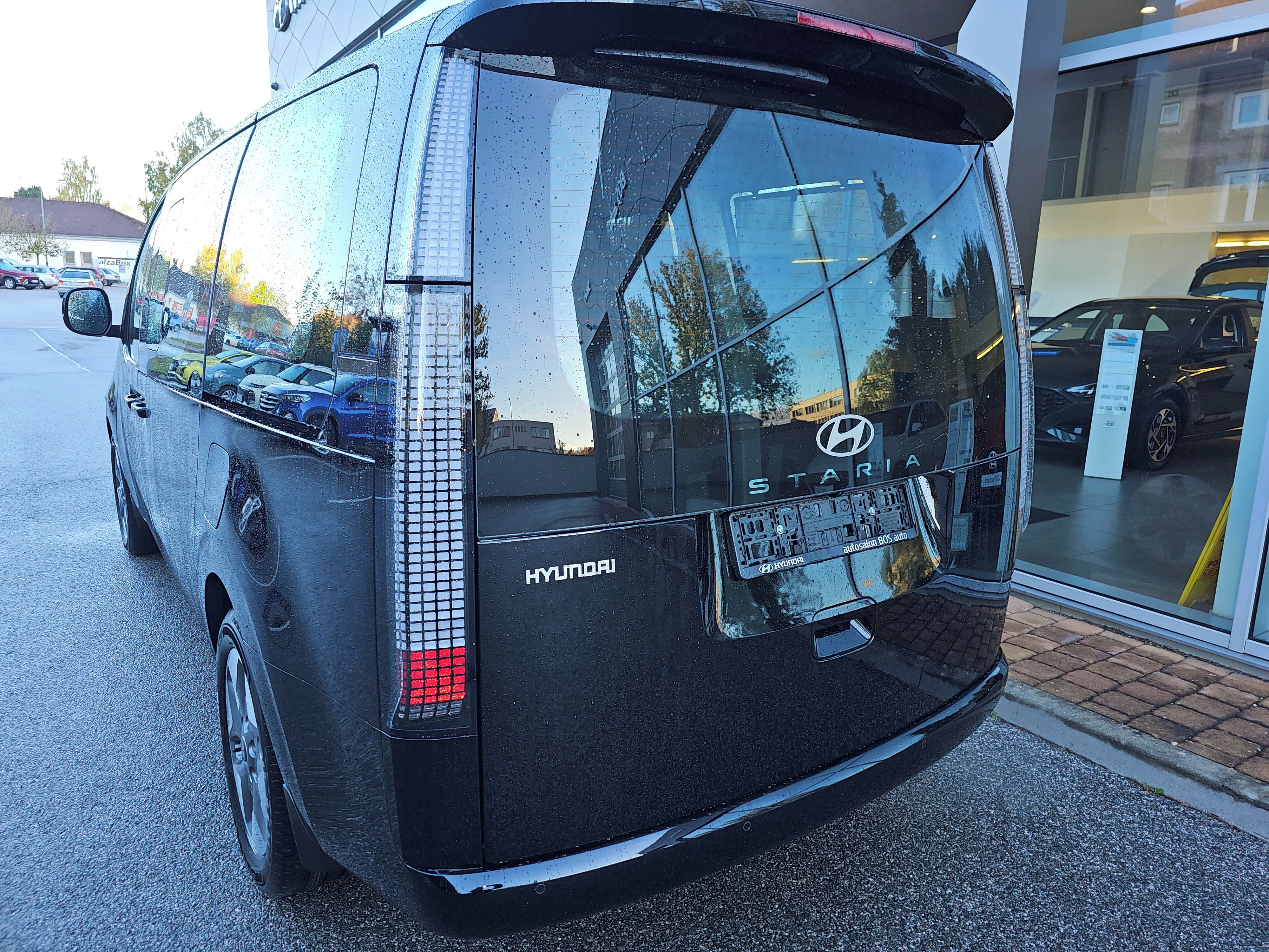 Hyundai Staria, 1,6T Hybrid 6-AT Style PREMIUM - fotka 4