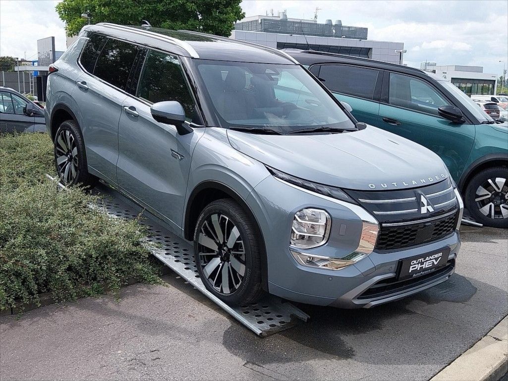 Mitsubishi Outlander, 2.4 PHEV PAKET PREMIUM  INSTYL - fotka 4