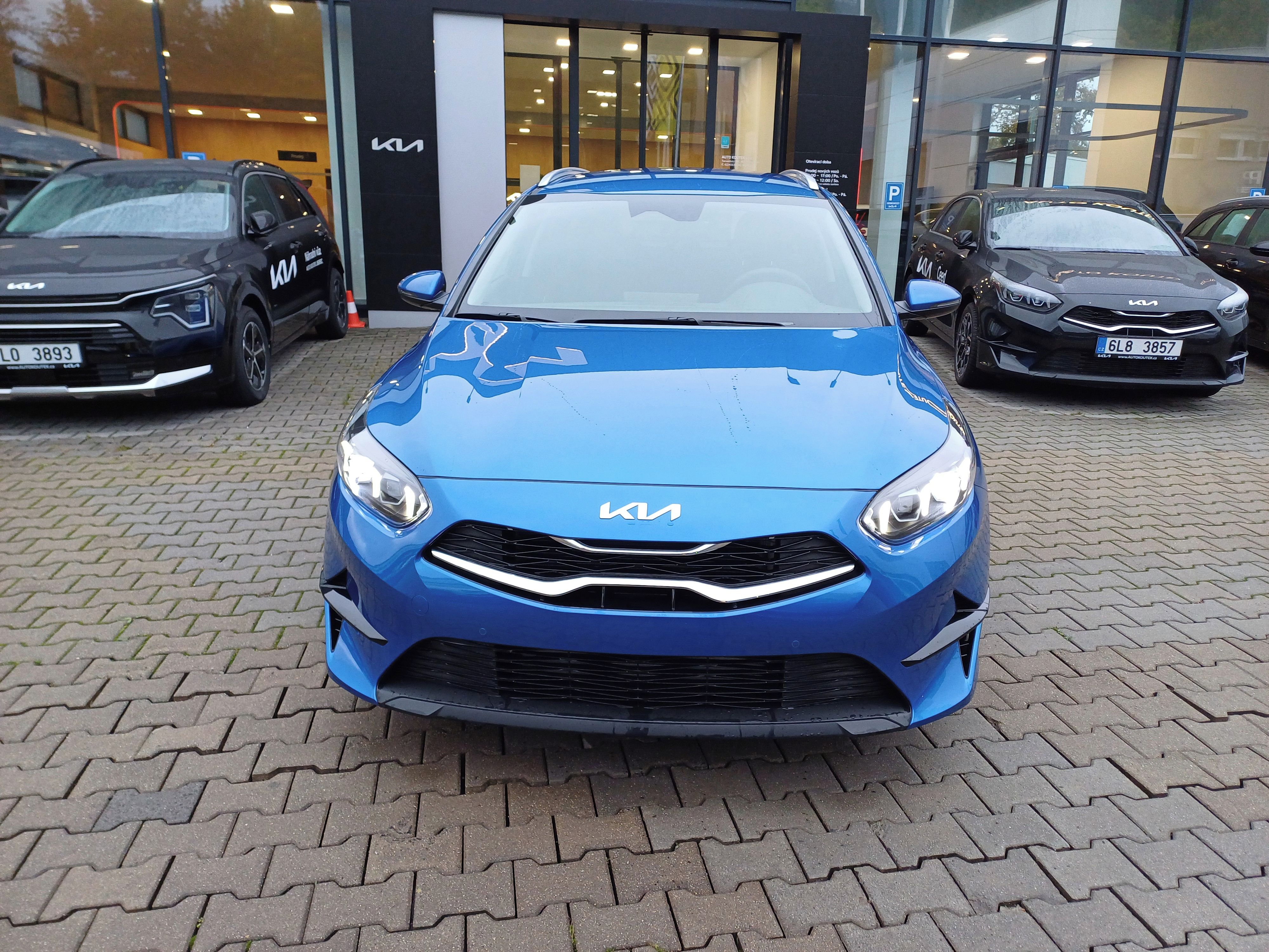 Kia Cee´d, SW 1,5 T-GDI TOP + Business - fotka 2