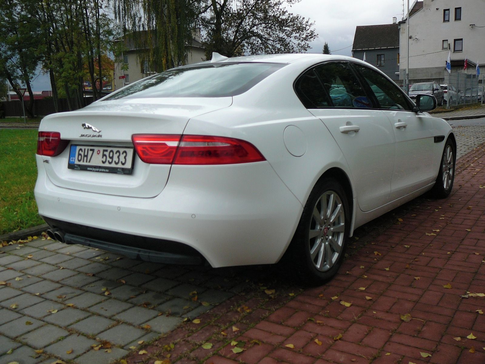 Jaguar XE, 2.0D 132kW ČR 93000!!! - fotka 6