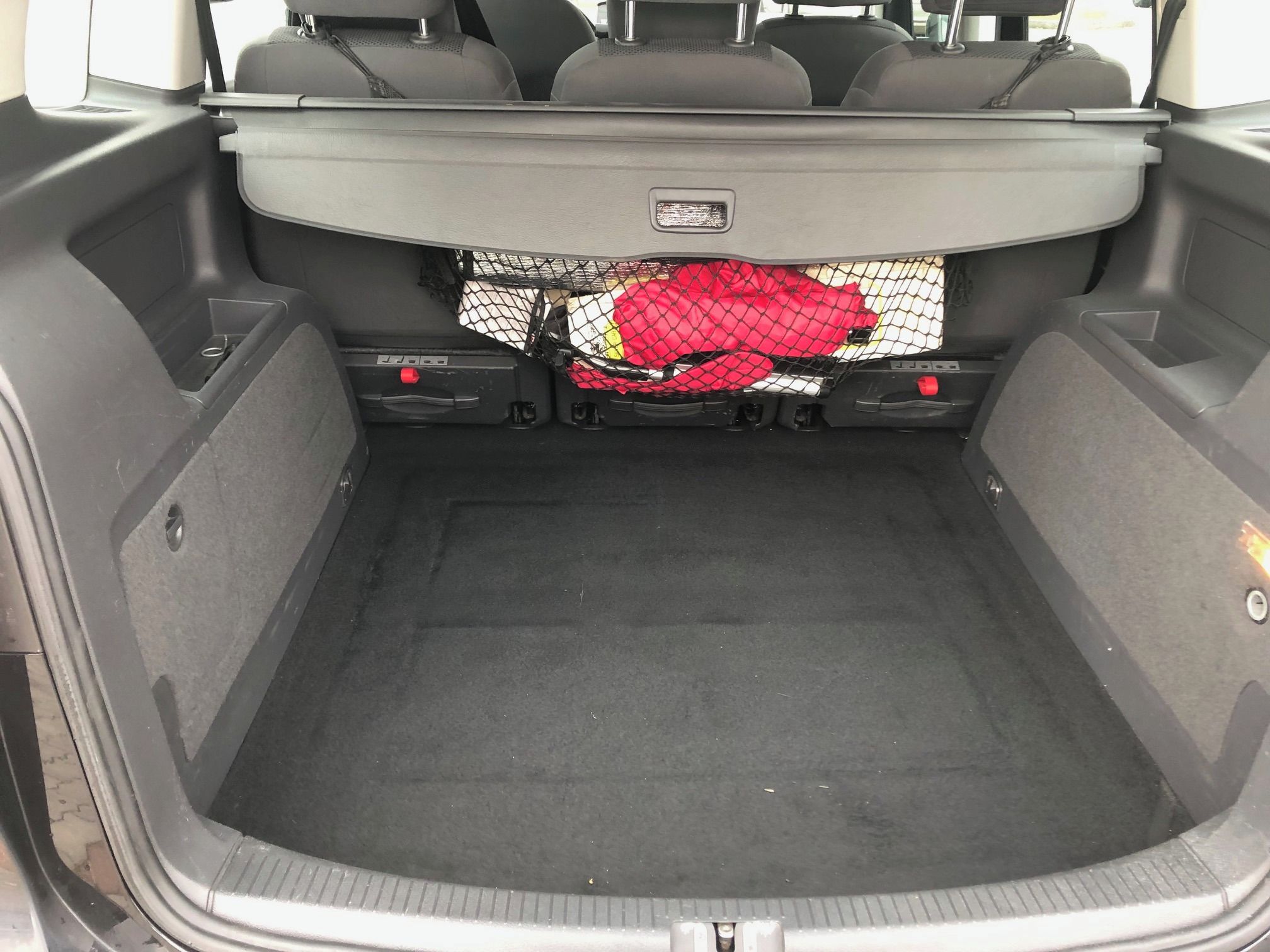 Volkswagen Touran, 1.6 TDI Servisováno - fotka 3