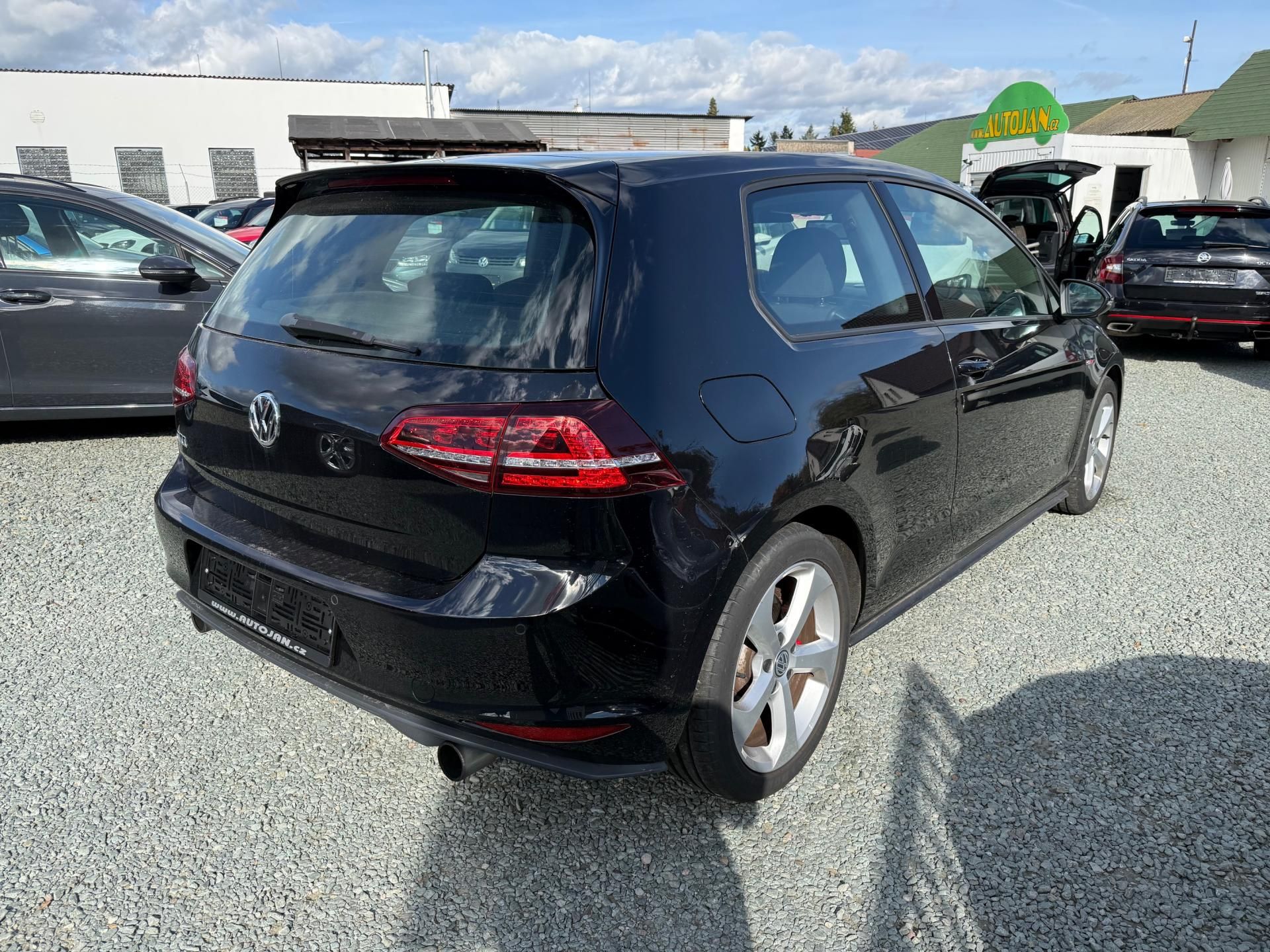 Volkswagen Golf, 2.0 GTI - fotka 5