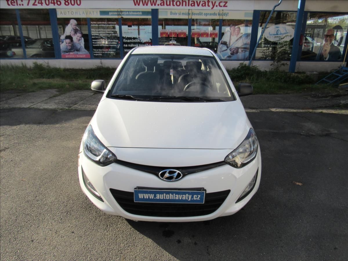 Hyundai i20, 1,2 i20 62KW 1.majitel - fotka 2
