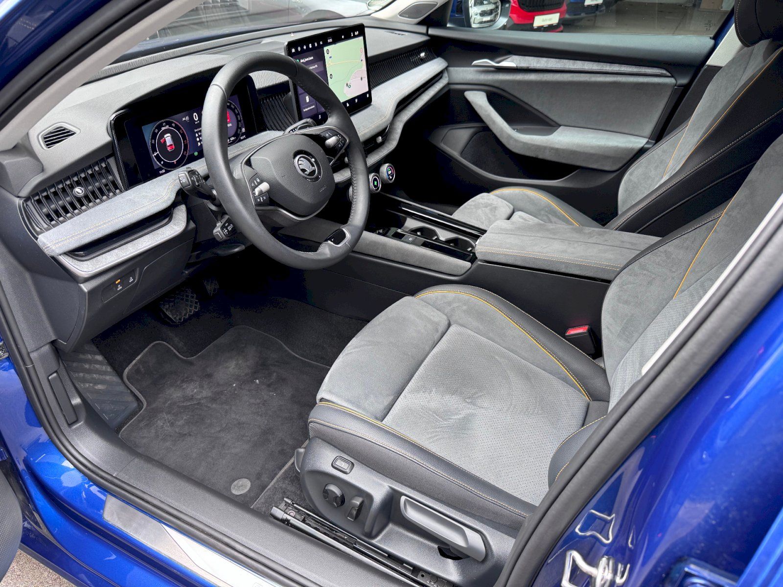 Škoda Superb, Combi DSG 2.0 TDI 110 kW Selec - fotka 6