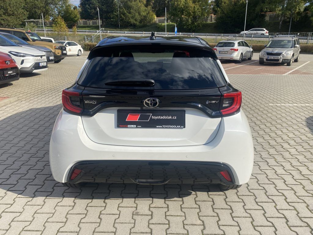Toyota Yaris, 1.5 Hybrid 130 Premiere Ed. - fotka 4