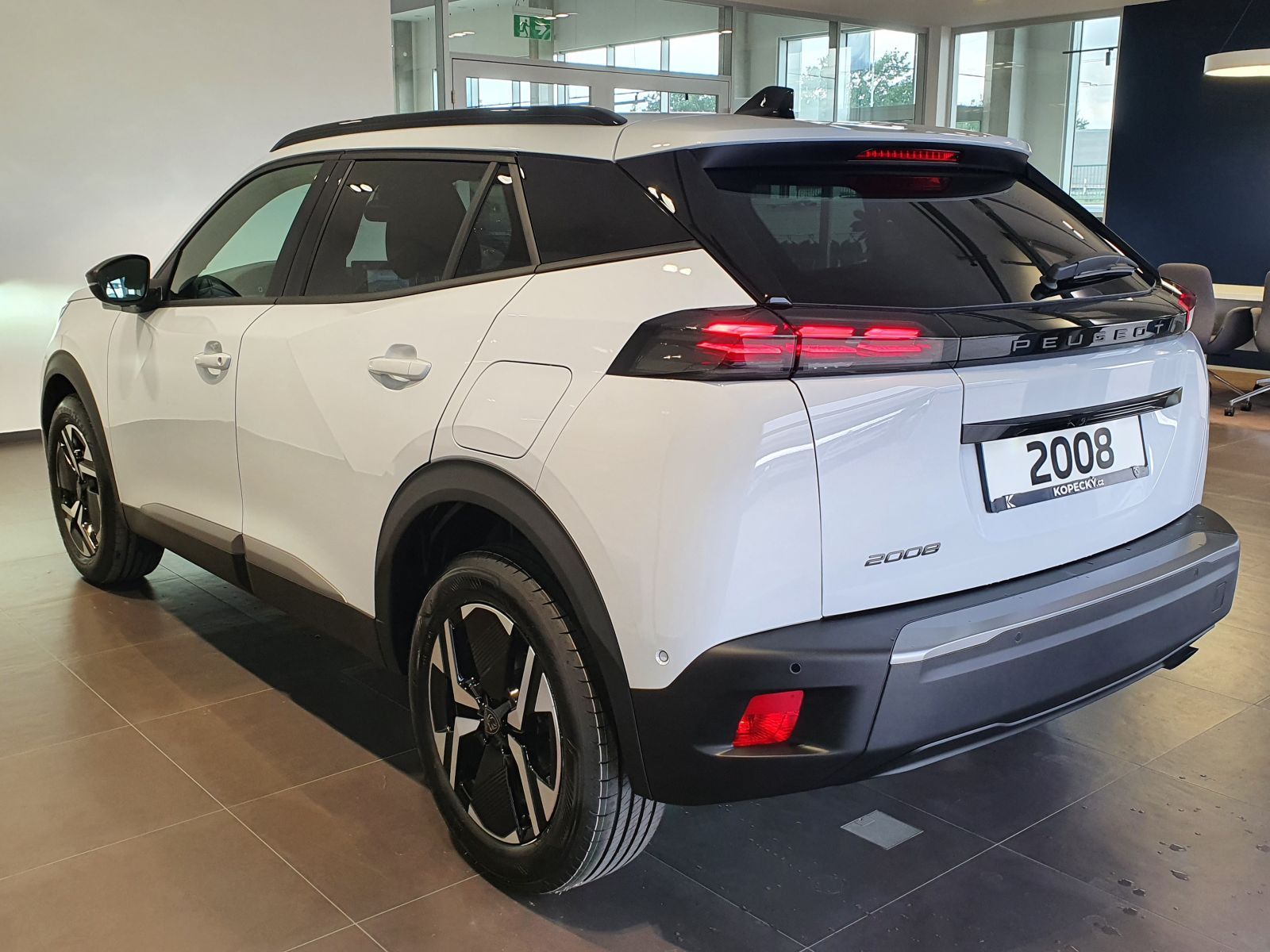 Peugeot 2008, ALLURE PT 130k EAT8 - fotka 4