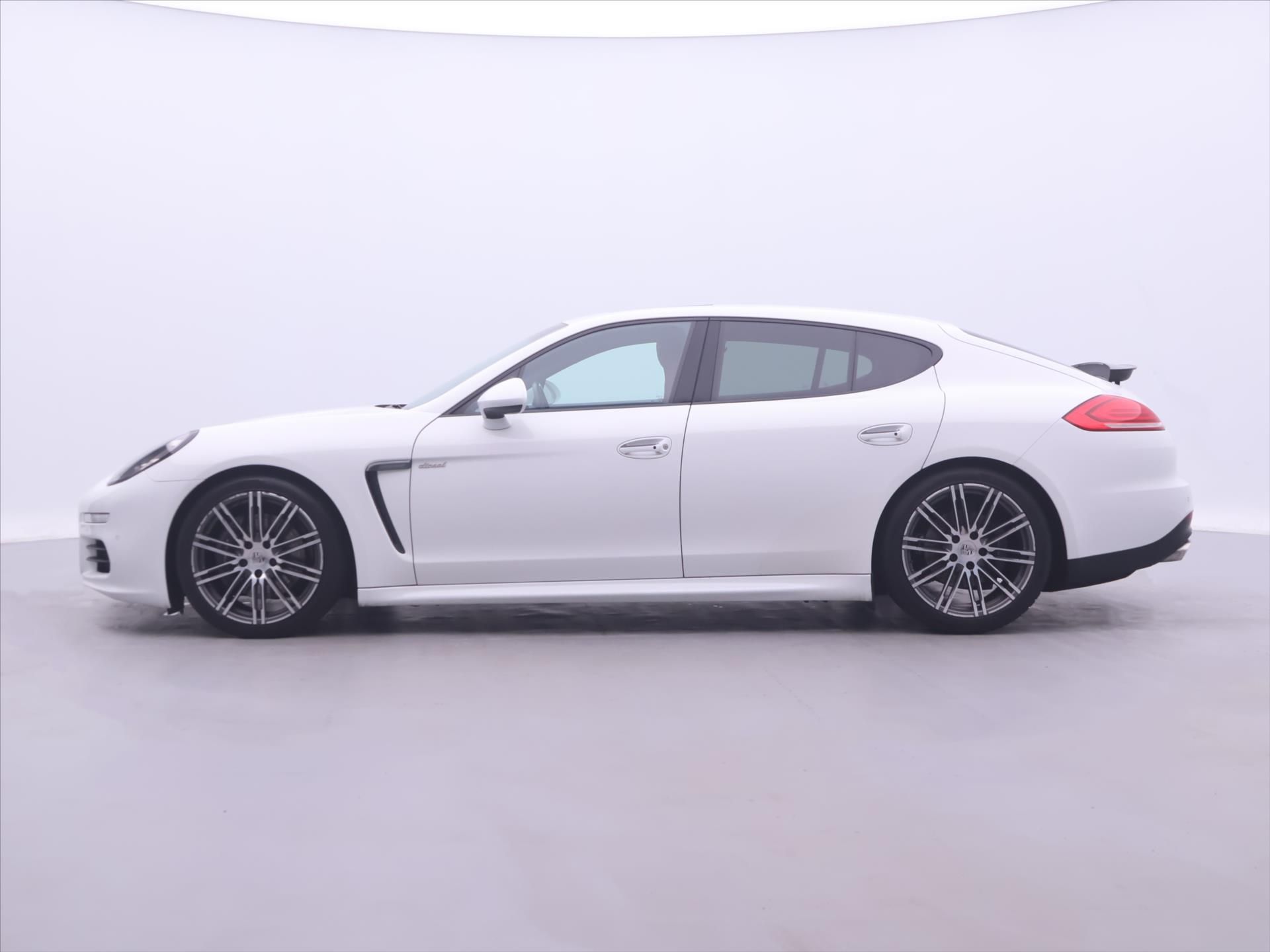 Porsche Panamera, 3,0 V6 221kW Turbodiesel - fotka 4