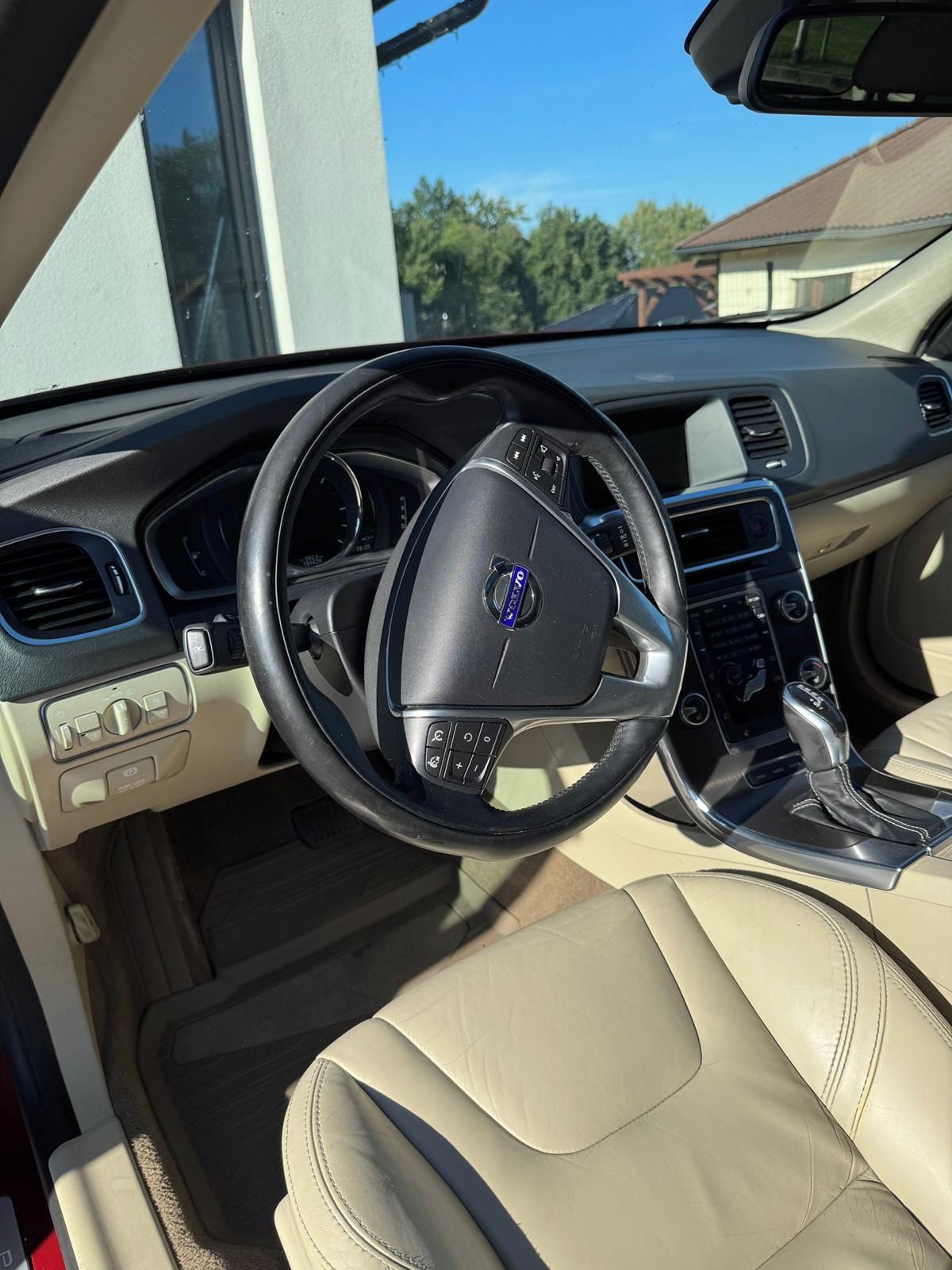 Volvo V60, 2.4D 4x4 PLUG-IN HYBRID SUMMUM - fotka 5