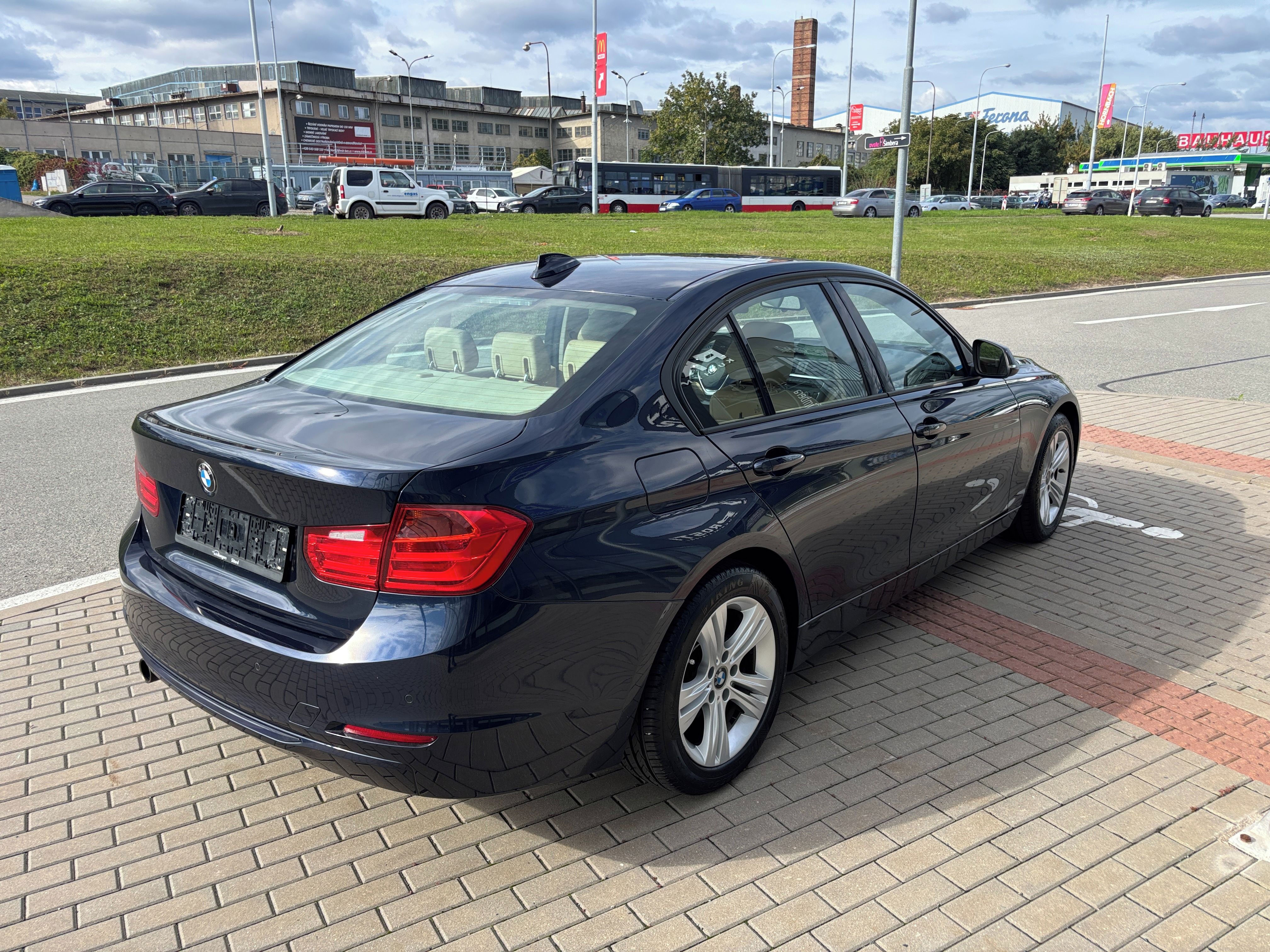 BMW Řada 3, 320i 135kW - fotka 5