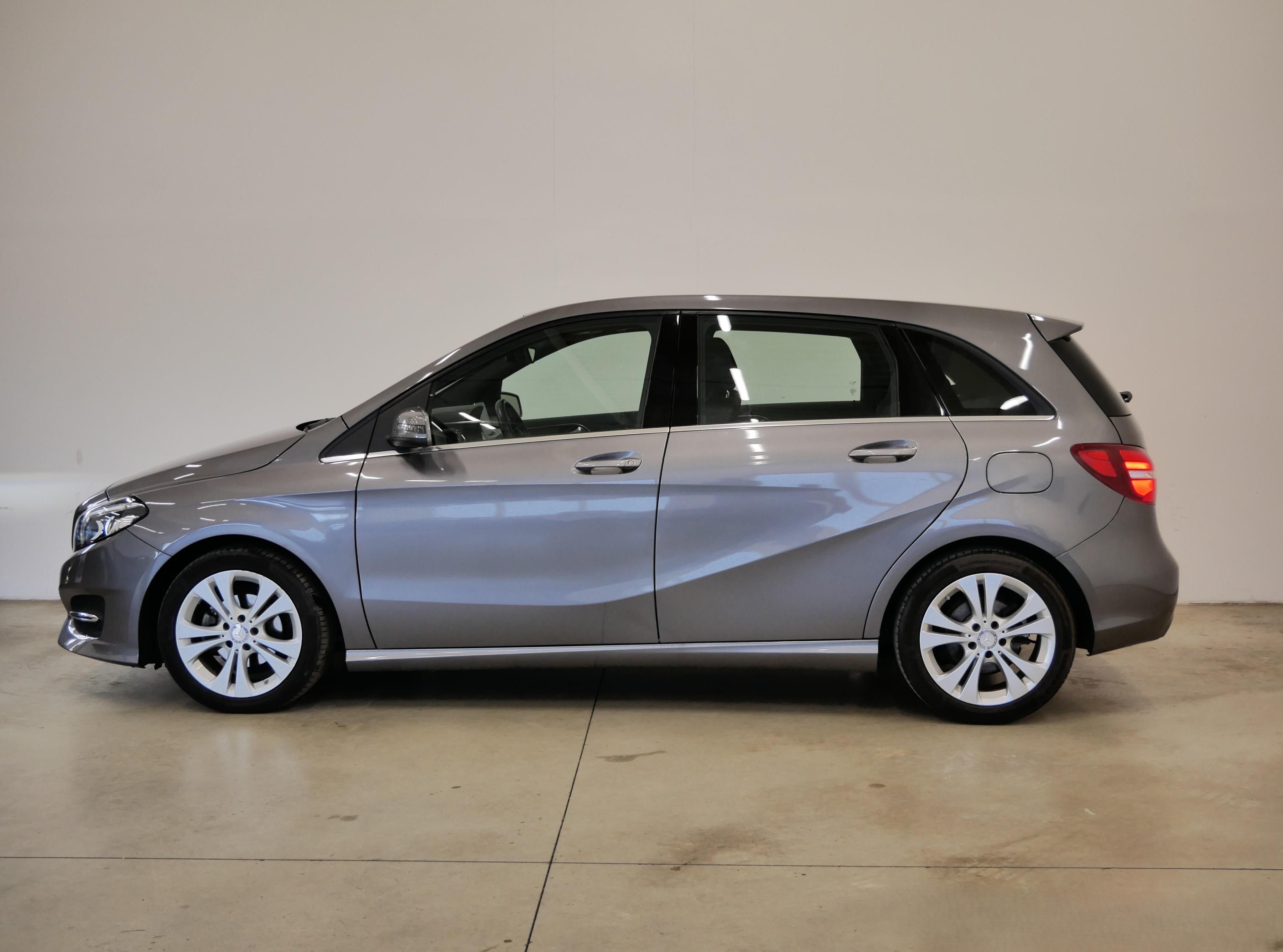 Mercedes-Benz Třídy B, 180d 80 kW Urban - fotka 3