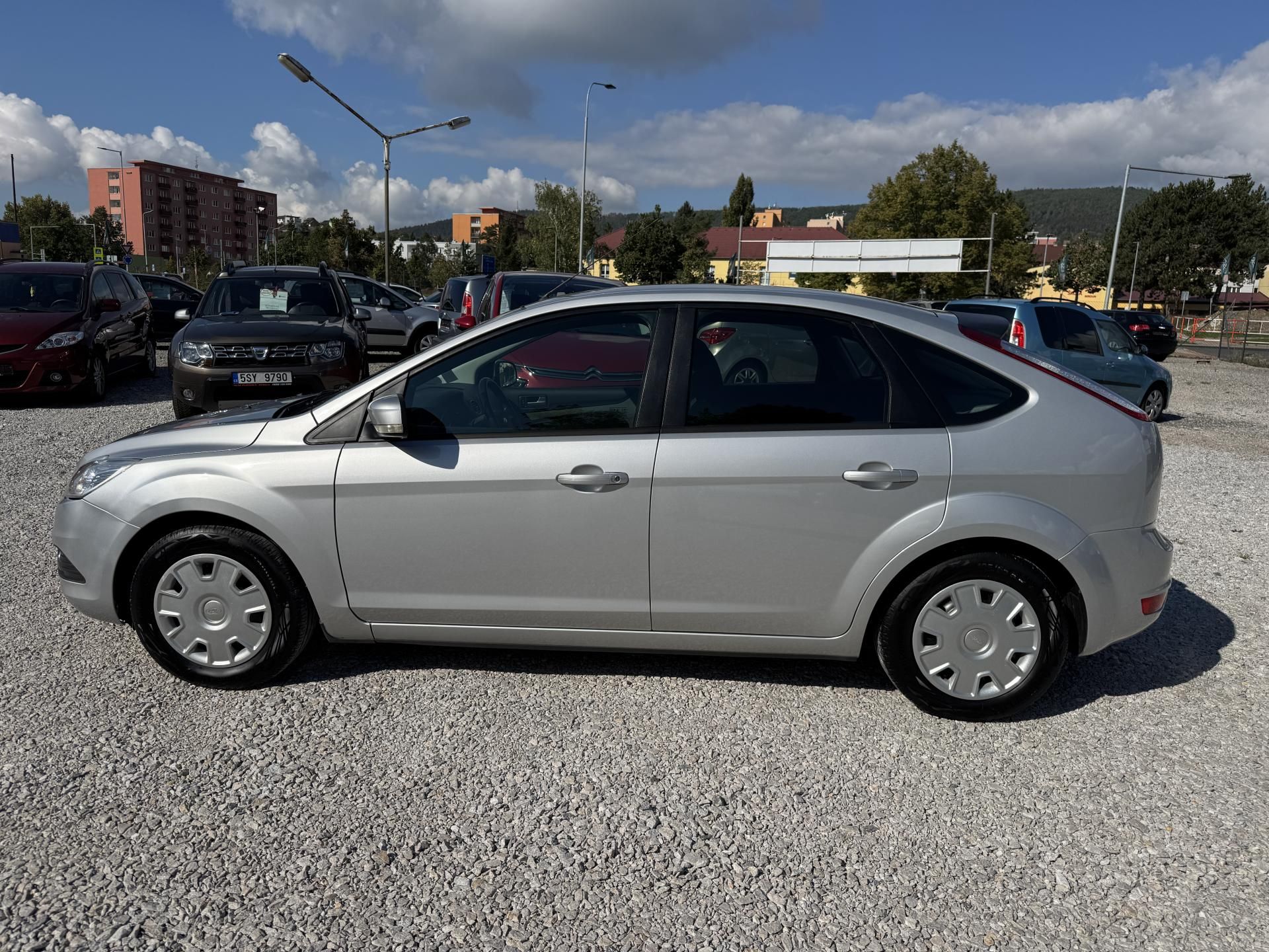 Ford Focus, 1.6-16V,rezervace - fotka 6