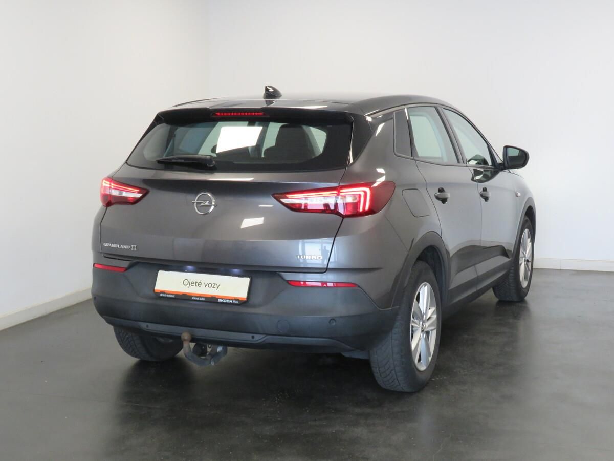 Opel Grandland X, 1.2 T 96 kW Enjoy - fotka 2