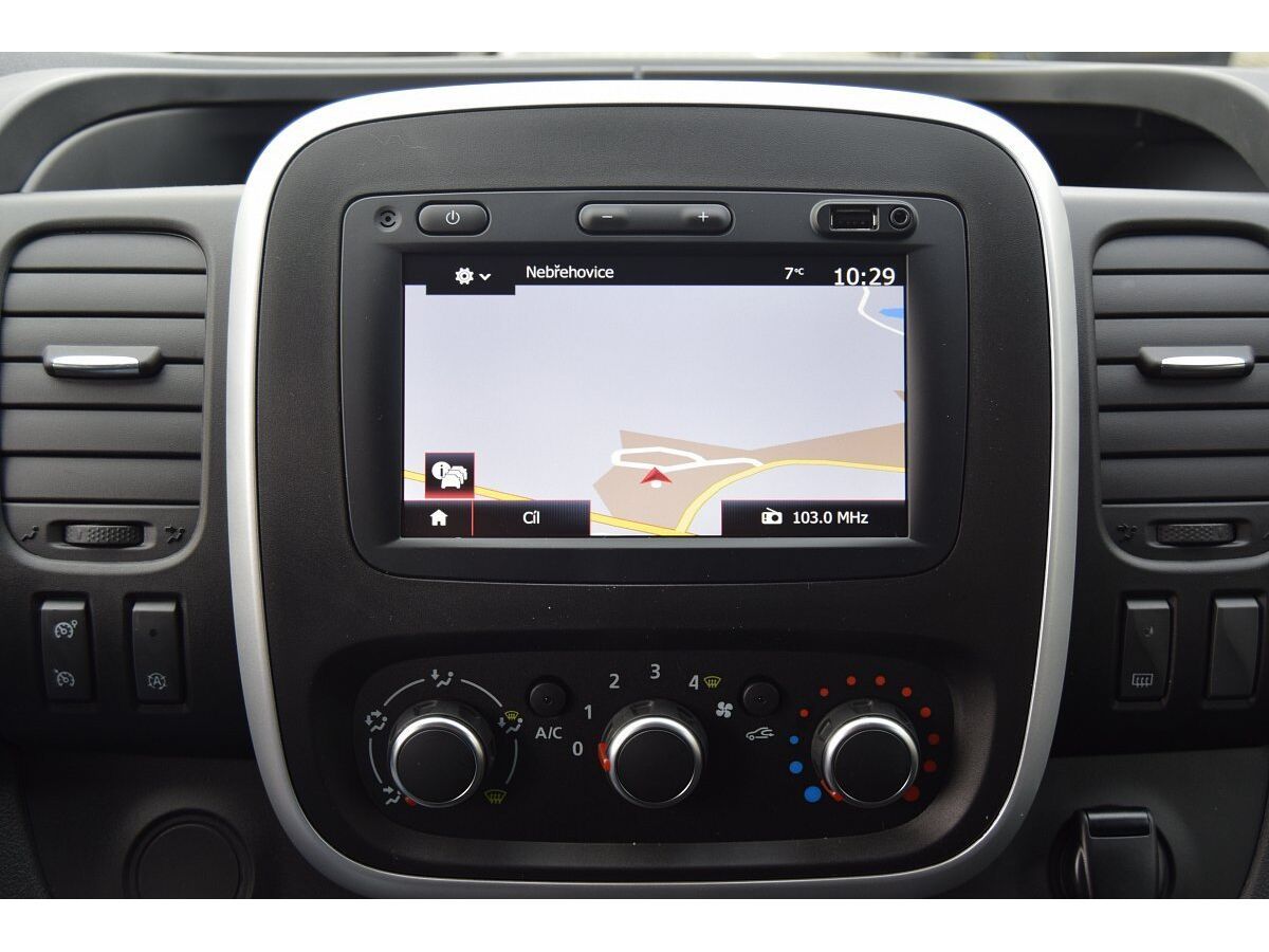 Renault Trafic, Passenger 2,0 dCi 145k L2P2, 9