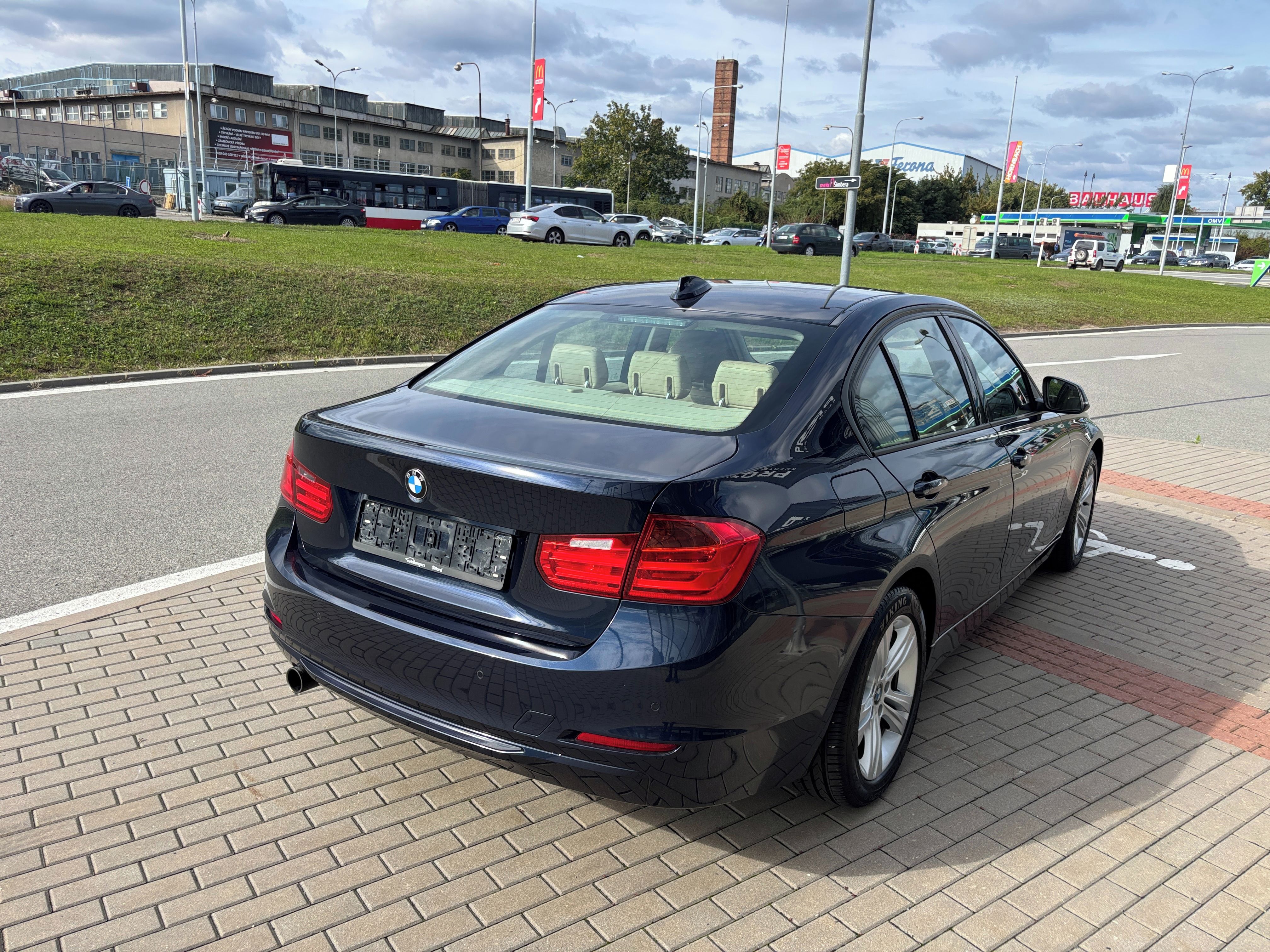 BMW Řada 3, 320i 135kW - fotka 6