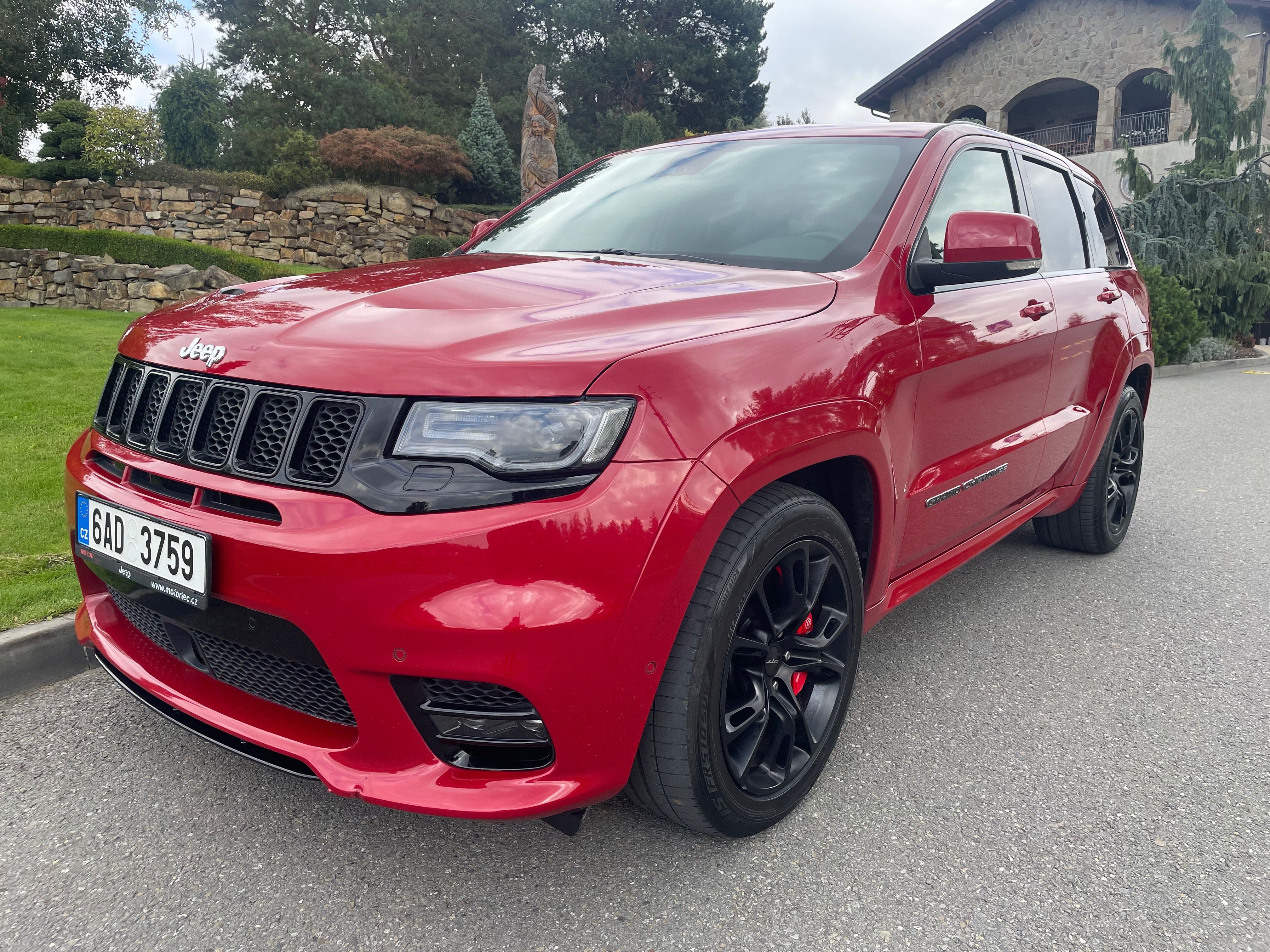 Jeep Grand Cherokee, 6.4 V8 SRT, NOVÉ V ČR