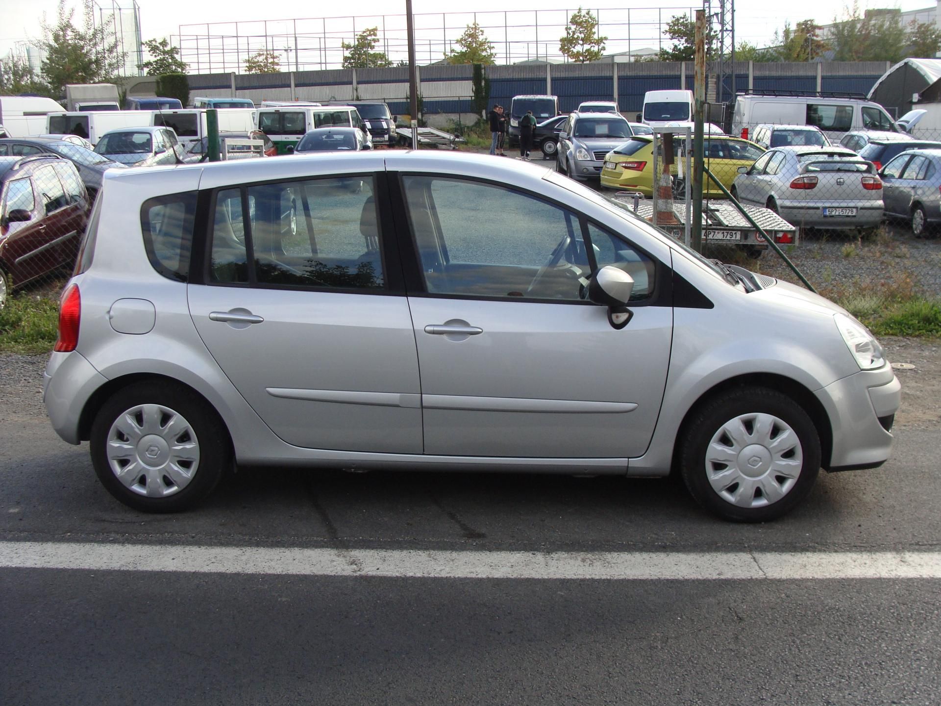 Renault Modus, 1.2 turbo, 74 kW, klimatizace - fotka 6
