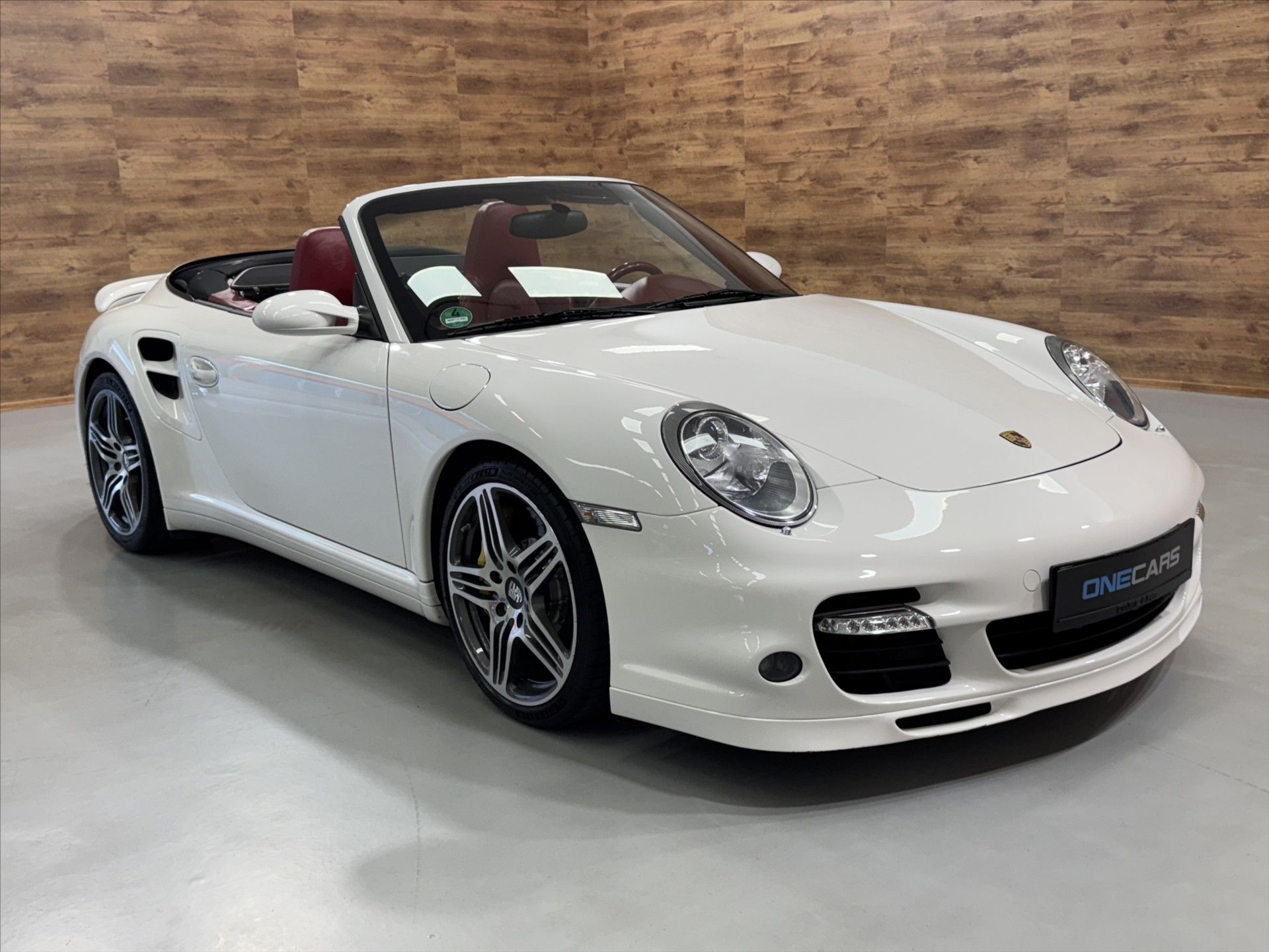 Porsche 911, 997 TURBO CABRIO MANUÁL - fotka 6