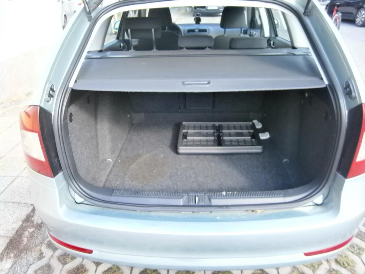 Škoda Octavia, 1,6 TDI KLIMA - fotka 6