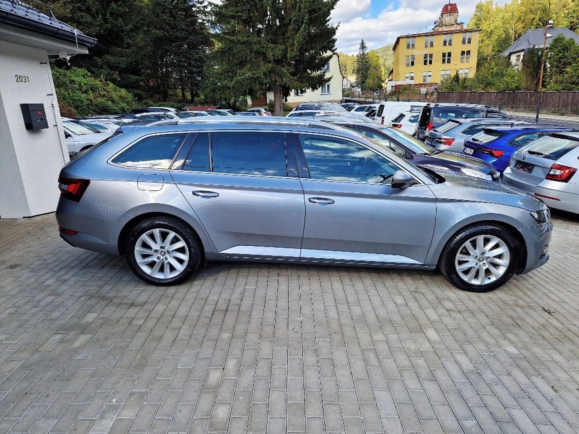 Škoda Superb, 2.0 TDI (110 kW) Style, LED - fotka 6
