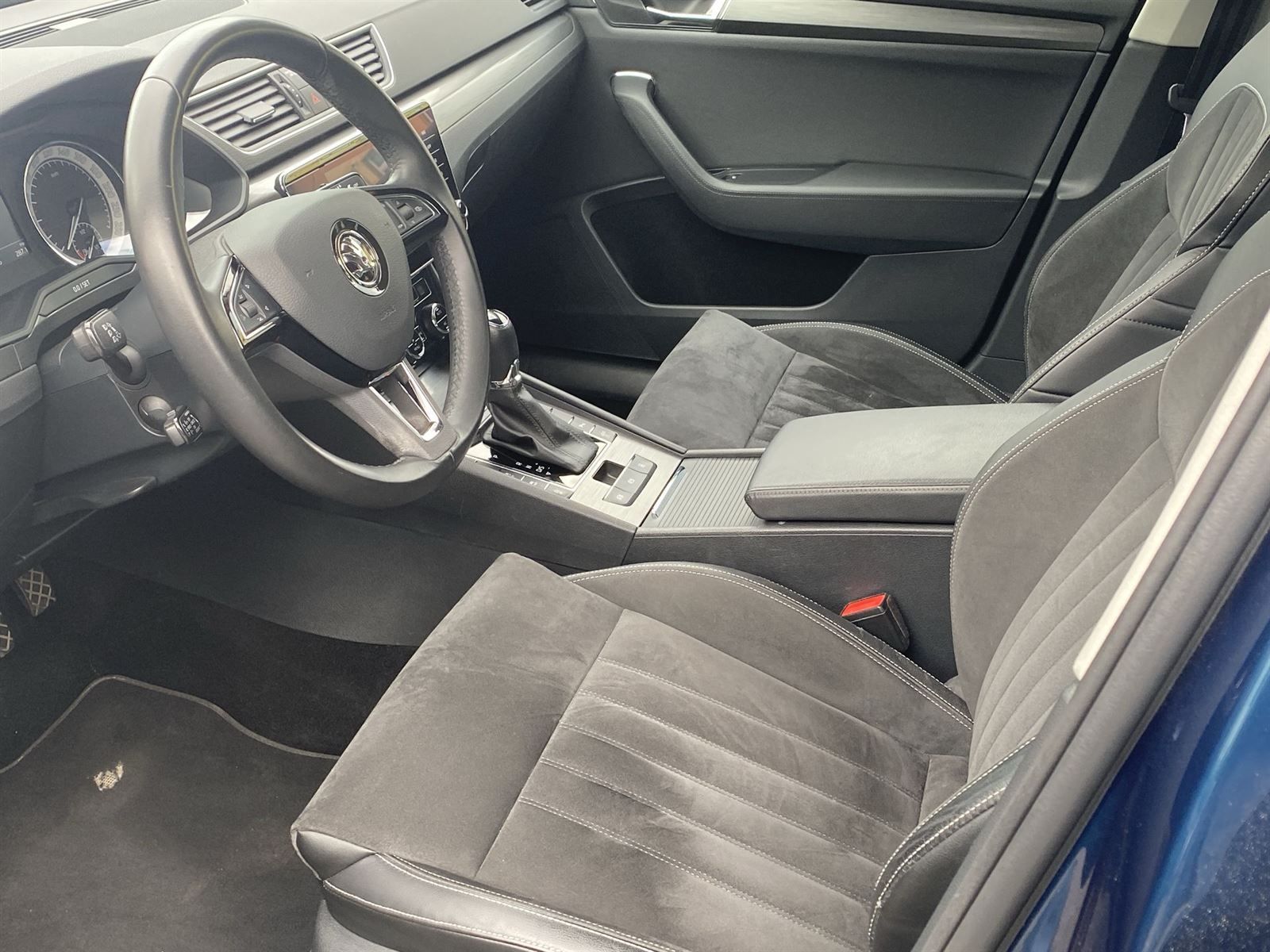 Škoda Superb, 2.0 TDI DSG Style - fotka 6