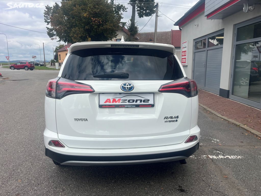 Toyota Rav4, fotka 6