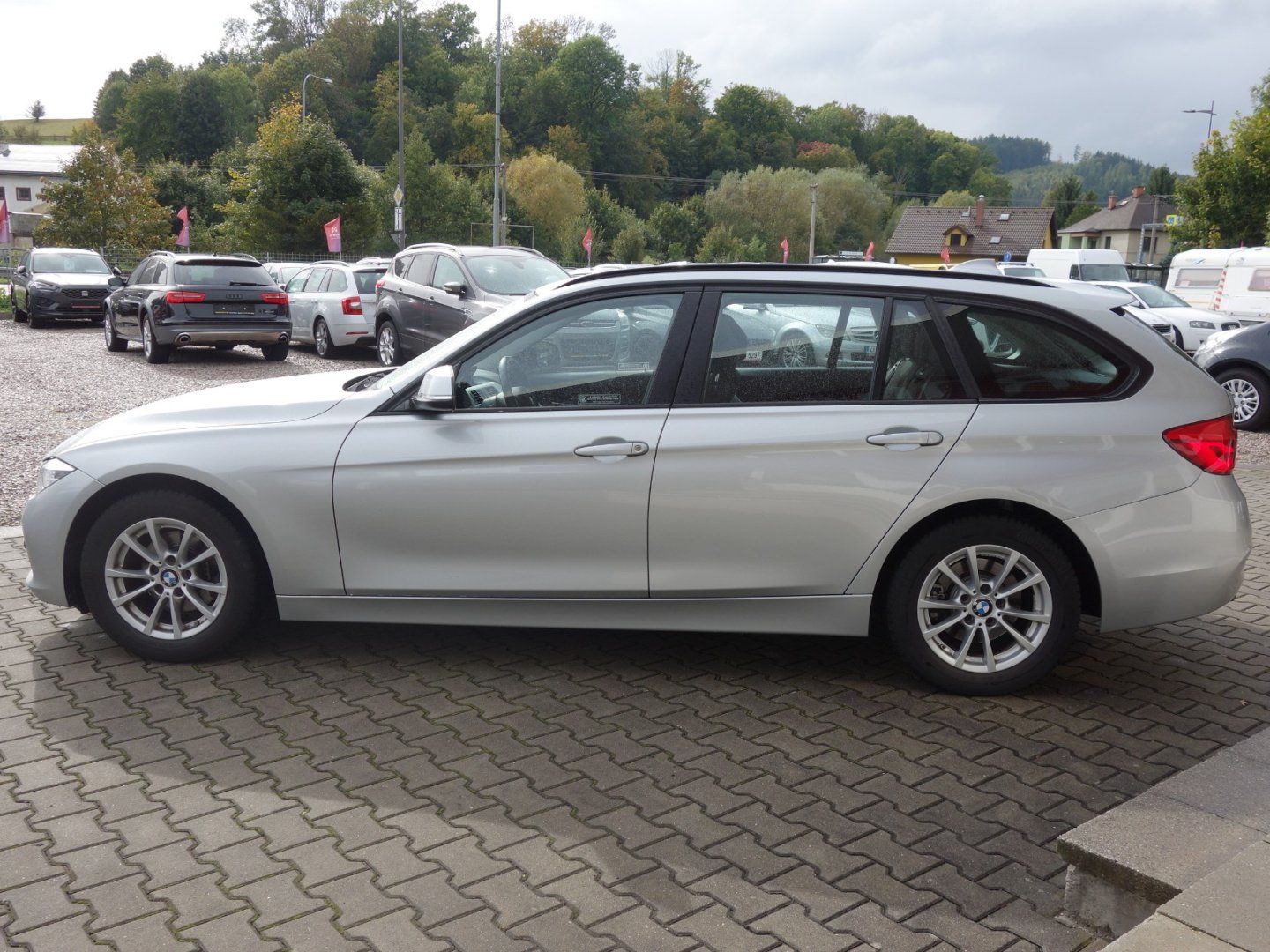 BMW Řada 3, 318d 110kW -FULL LED-DPH - fotka 5