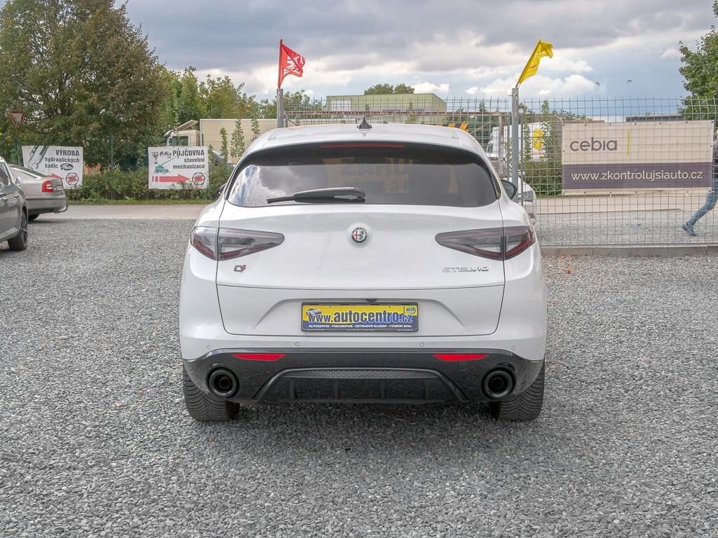Alfa Romeo Stelvio, 2.2D 154KW Q4 – VELOCE - fotka 6
