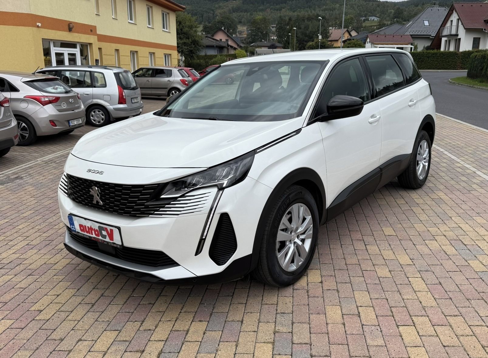 Peugeot 5008, II FL 1.2 PureTech 96kW AUTOMA - fotka 2