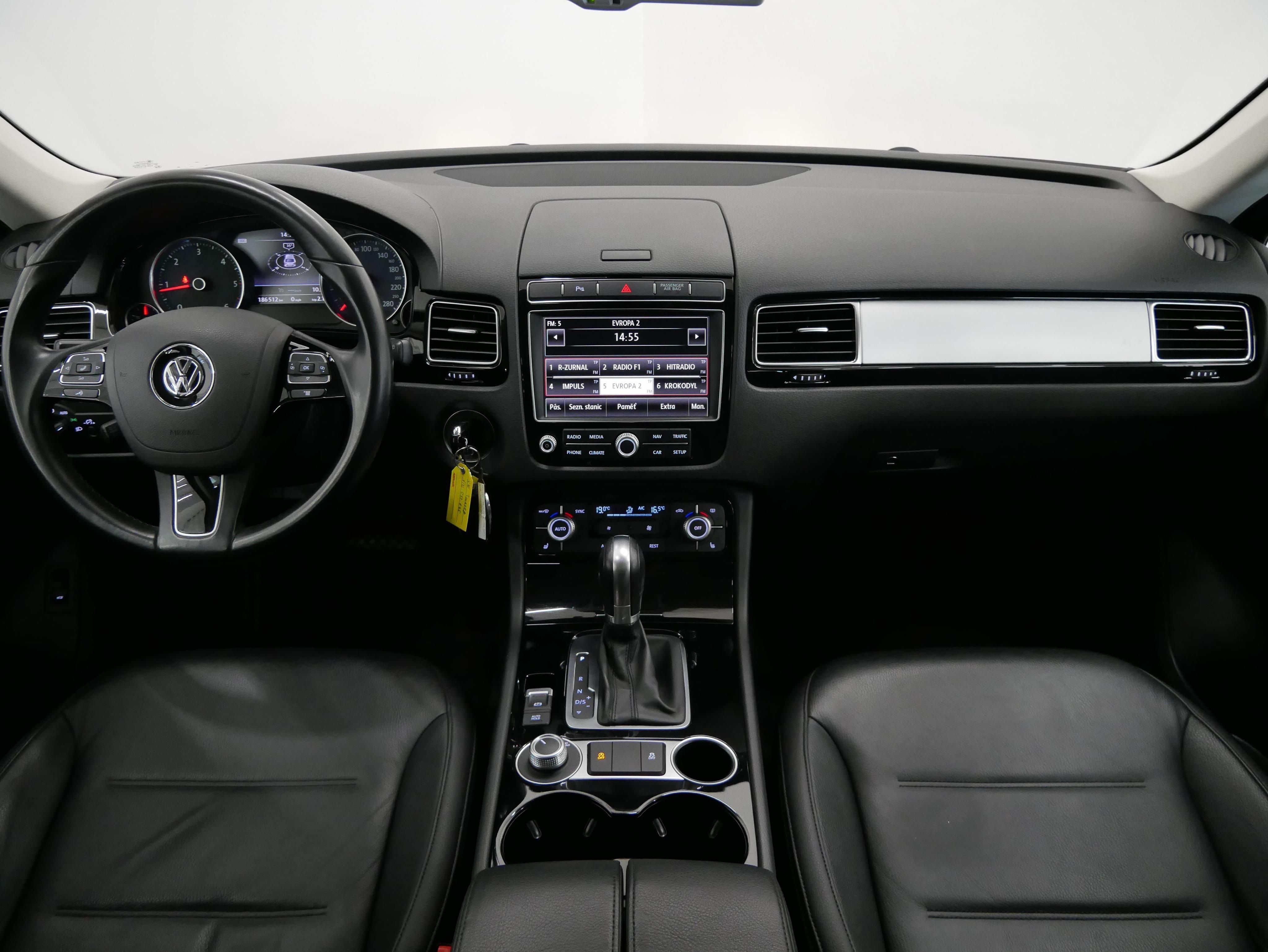 Volkswagen Touareg, 3.0 TDI 193 kW 8AT 4x4 - fotka 5