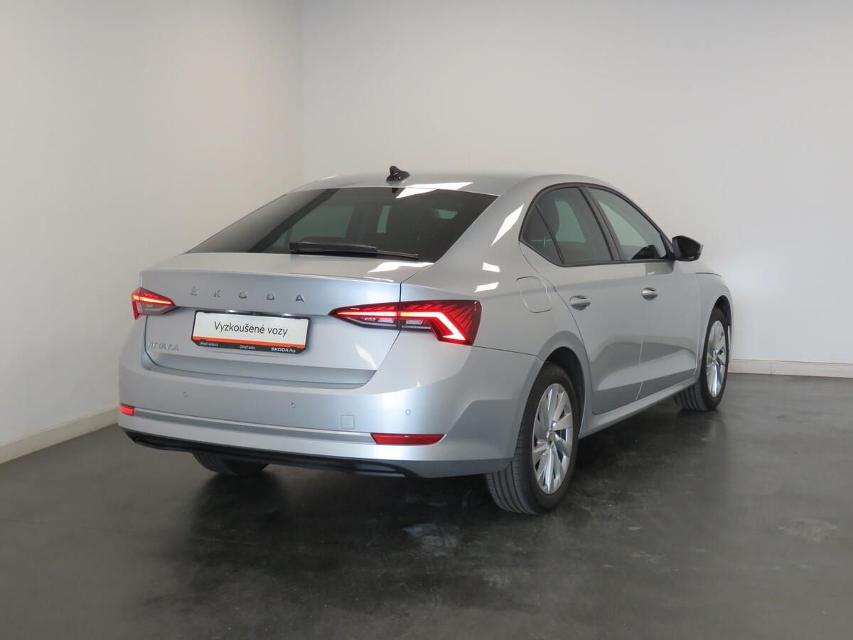 Škoda Octavia, 2.0 TDI 85 kW Ambition - fotka 2