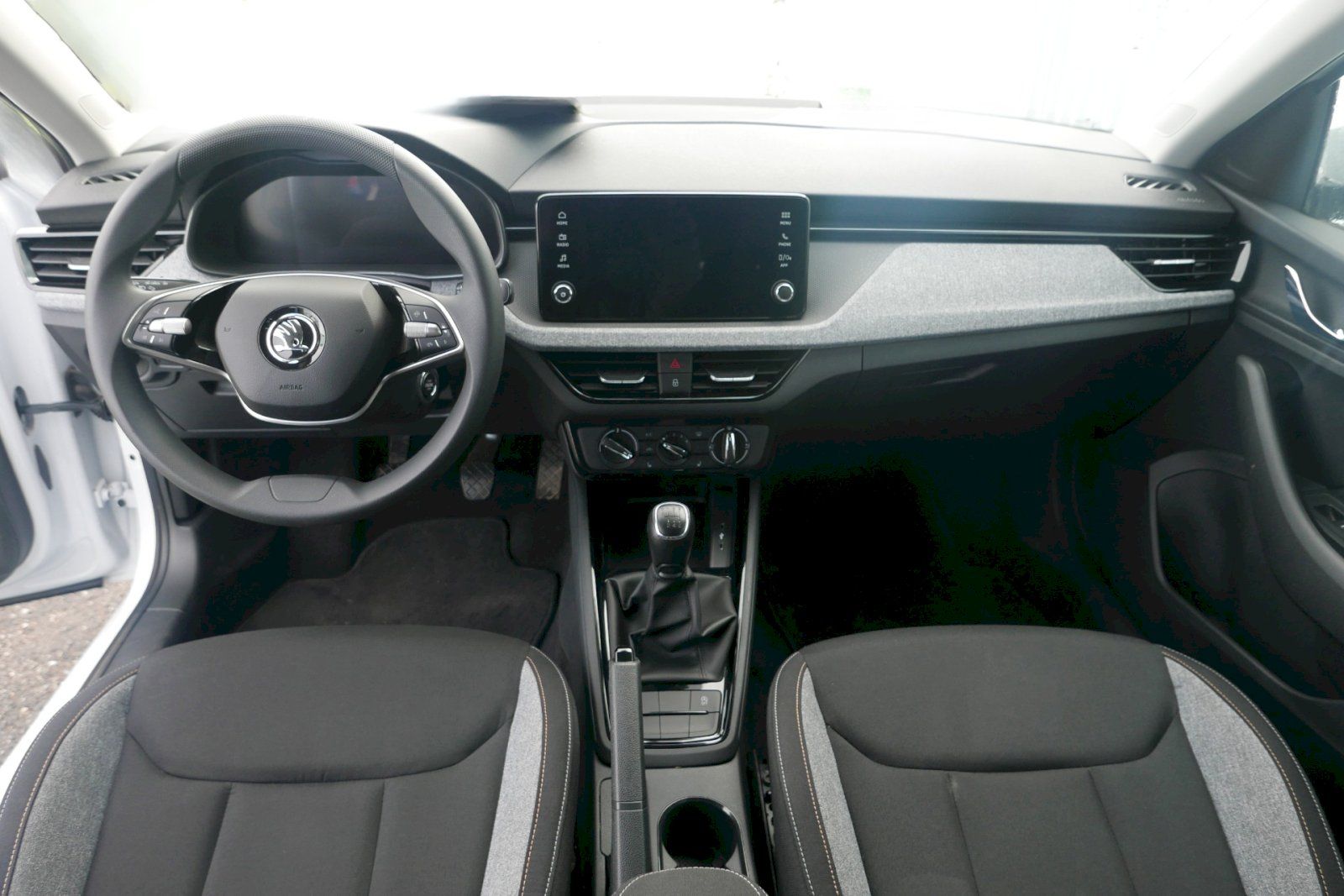 Škoda Scala, 1.0 TSI 85 kW M6° Selection - fotka 5