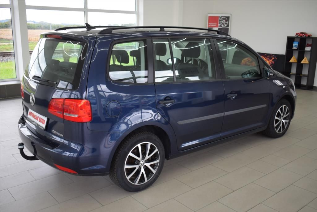 Volkswagen Touran, 1,6 TDi, 7-míst,NAVI,1.maj., - fotka 6