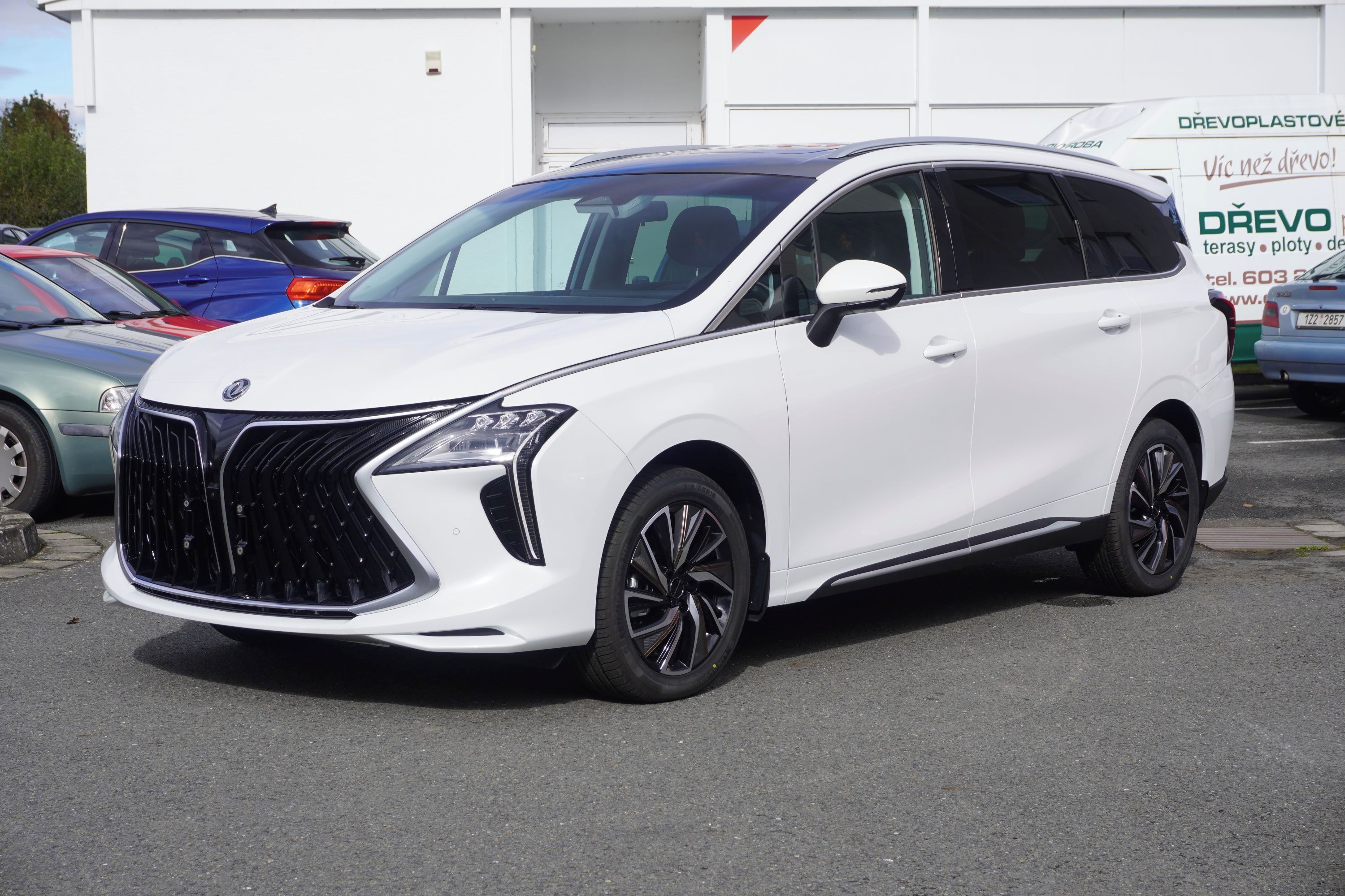 Dongfeng U-Tour, Exclusive FR 7míst