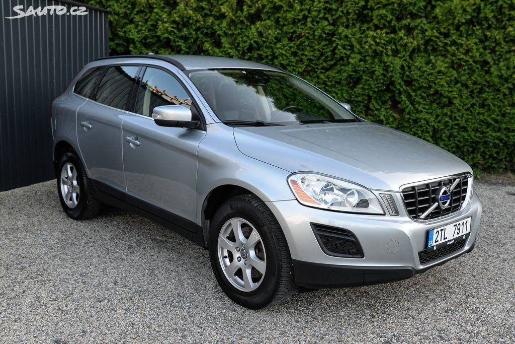 Volvo XC60, 2.4 D3 MANUÁL - fotka 3